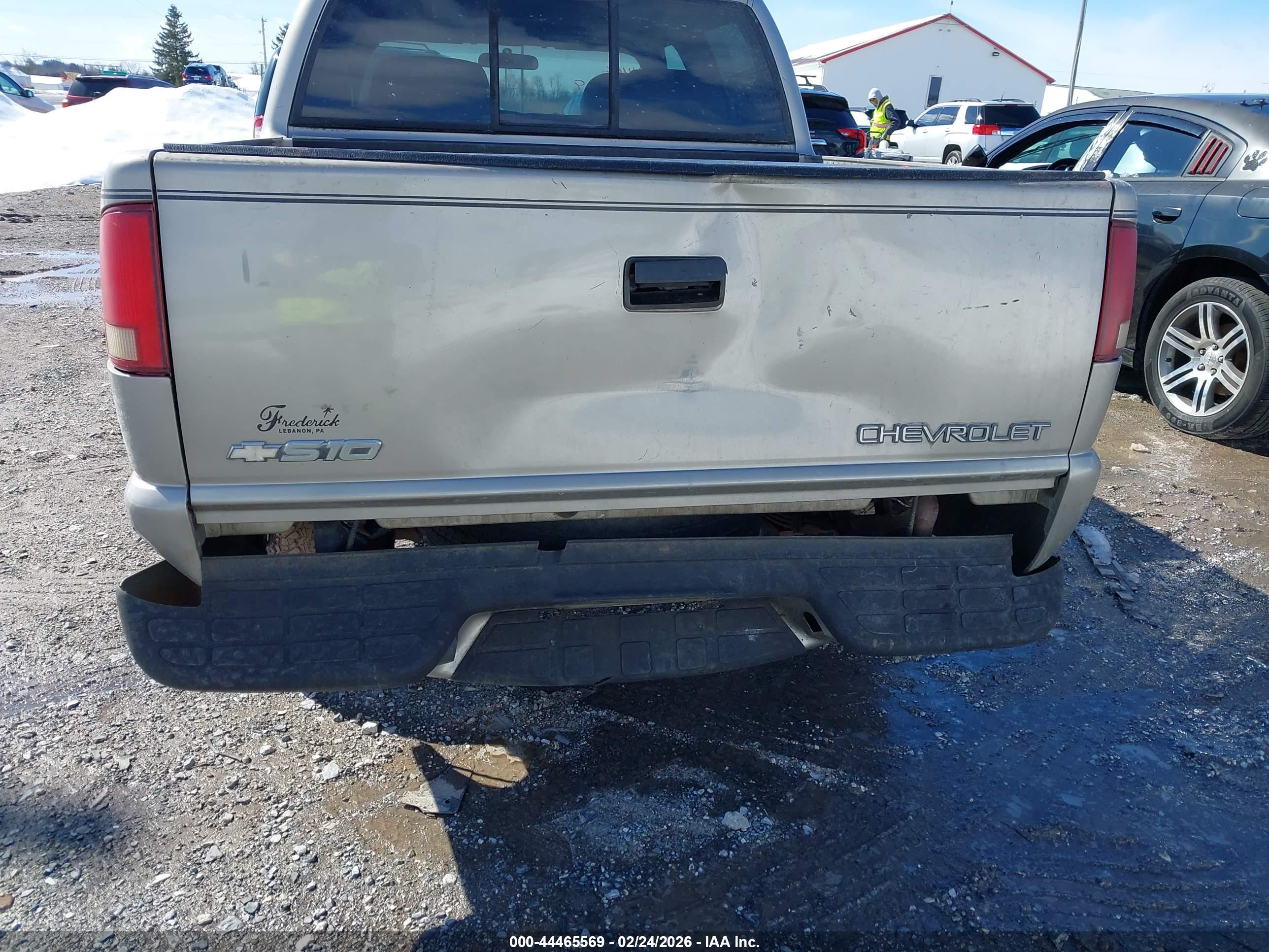 CHEVROLET S-10 image 6