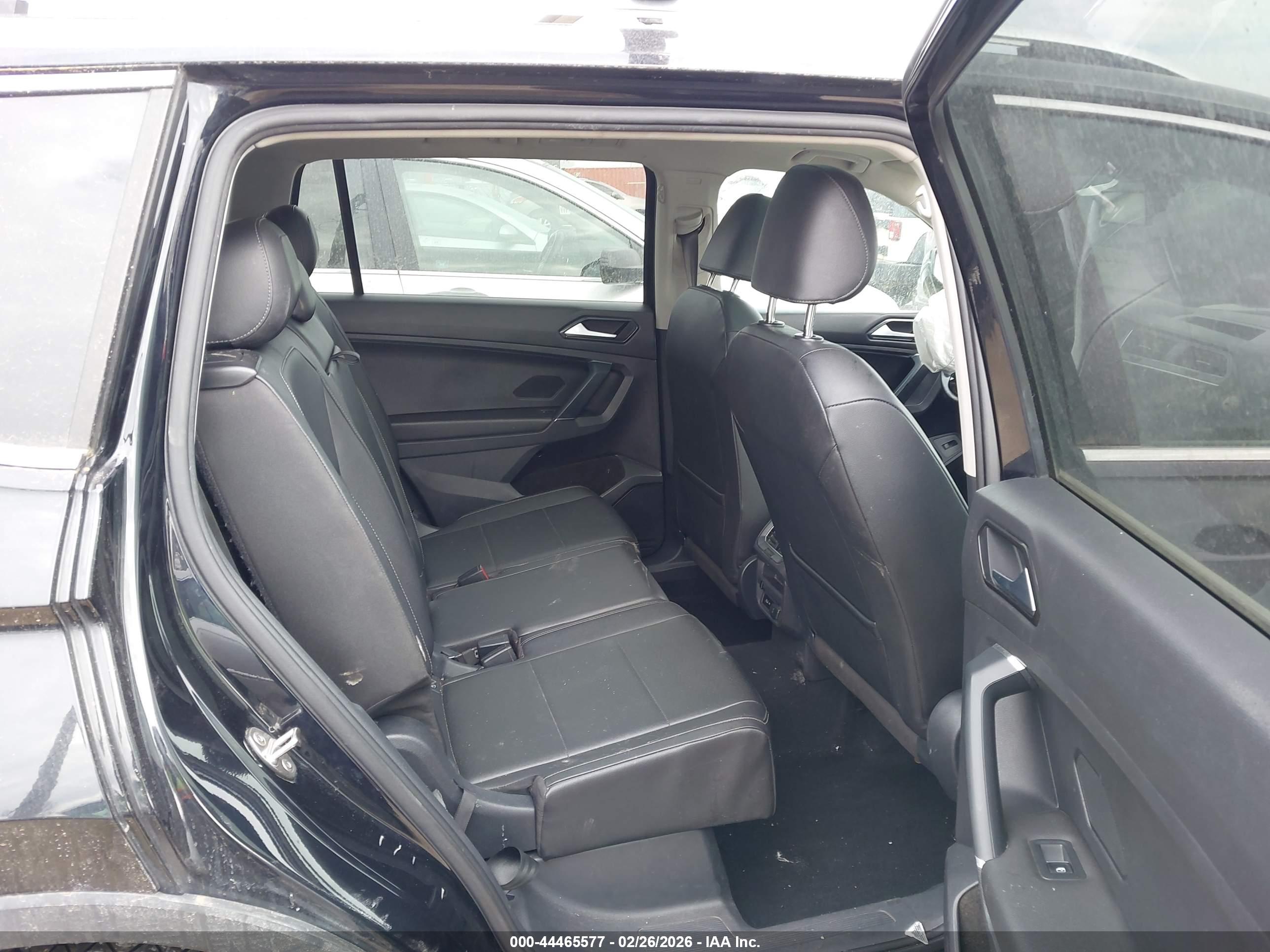 VOLKSWAGEN TIGUAN image 8