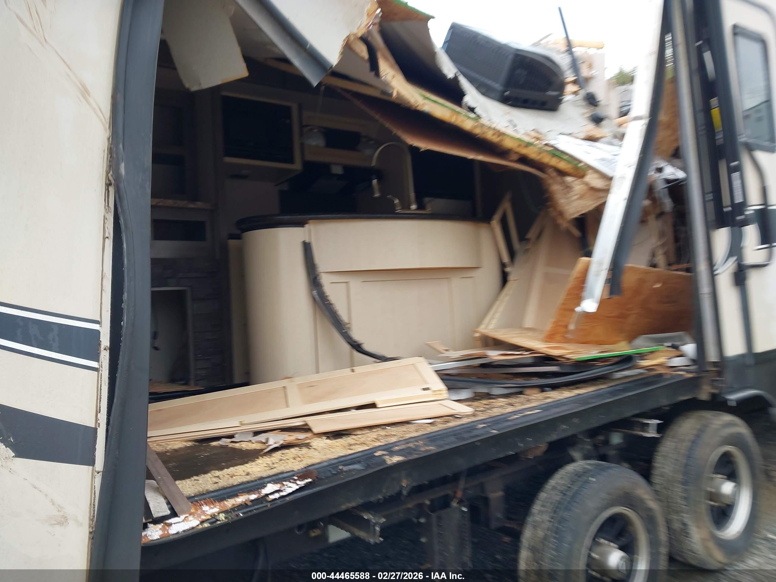 WINNEBAGO MINNIE image 5