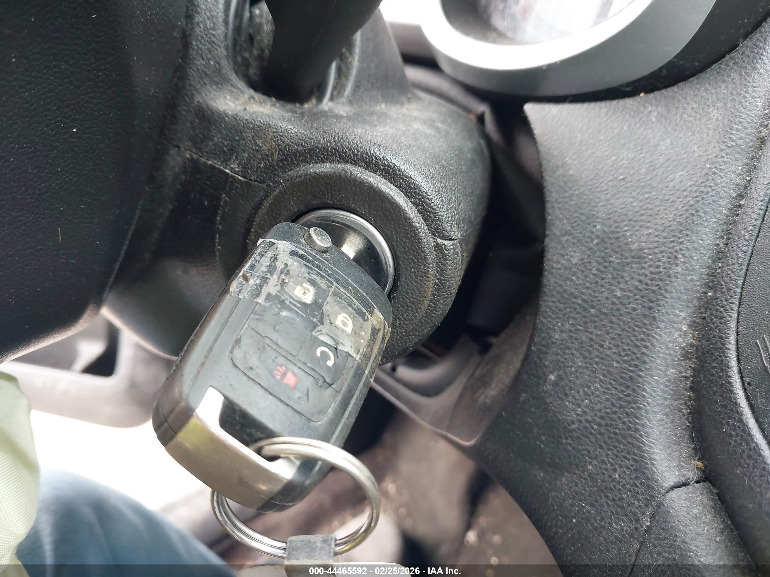 CHEVROLET EQUINOX image 11