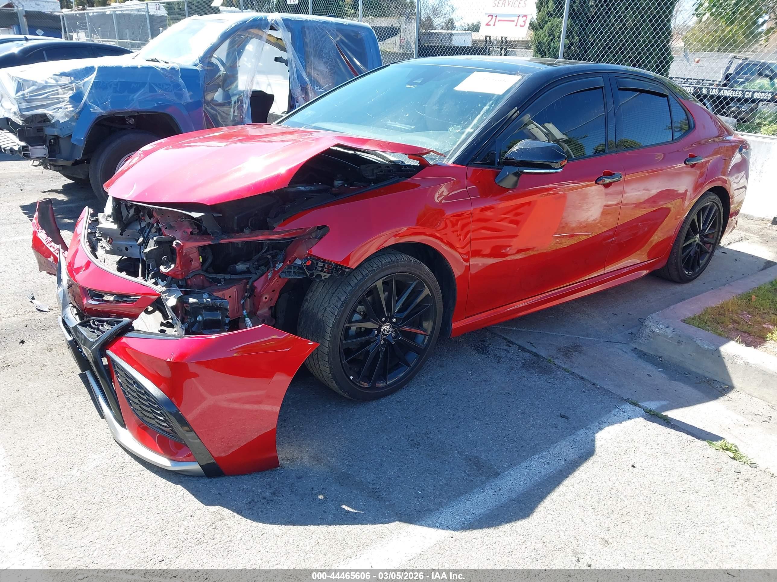 TOYOTA CAMRY image 2