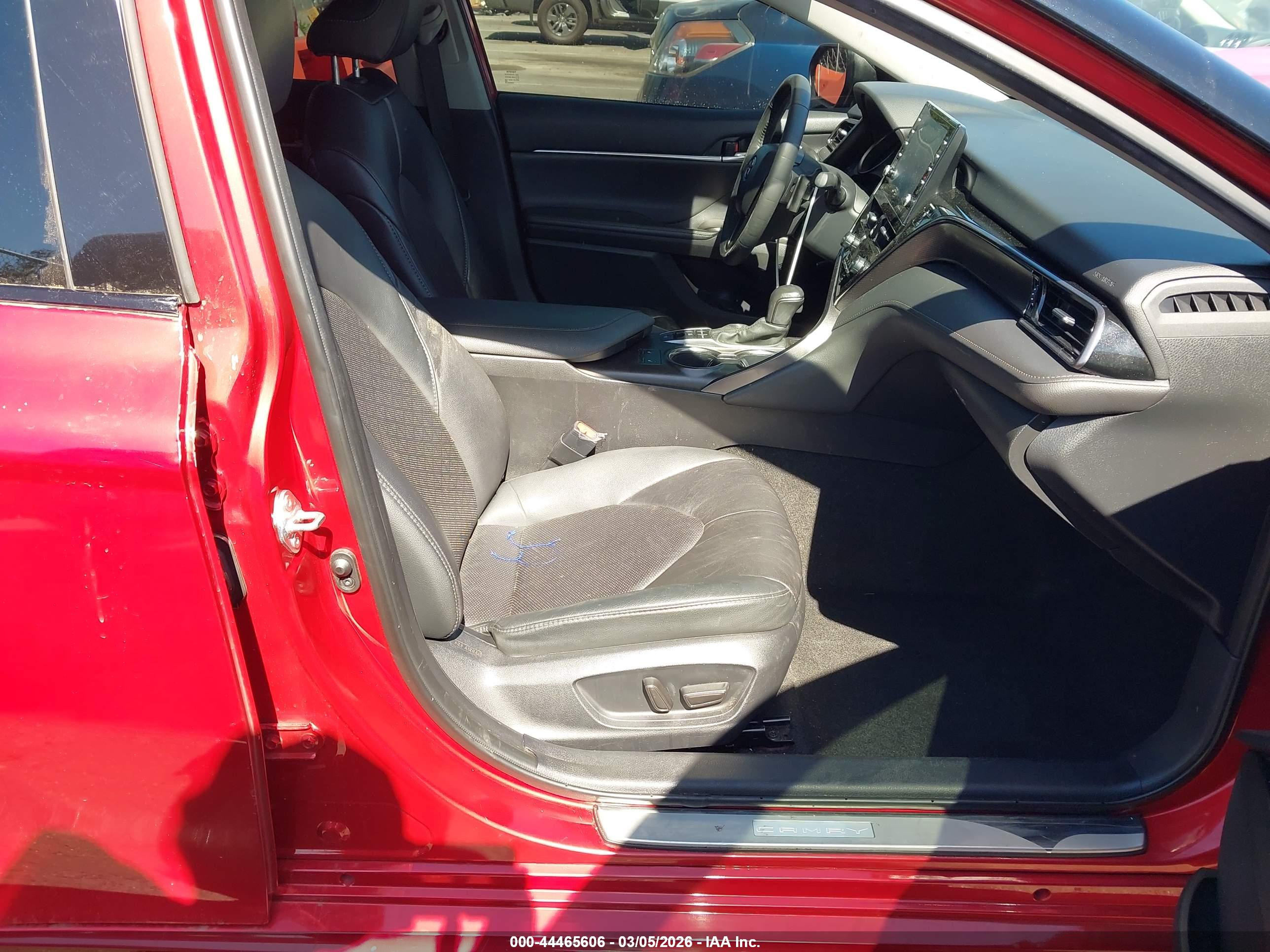 TOYOTA CAMRY image 5