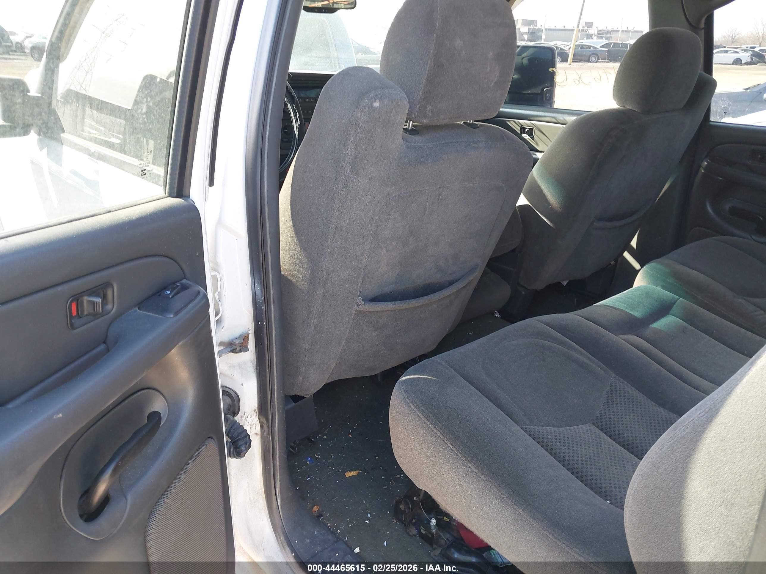 CHEVROLET SILVERADO image 8