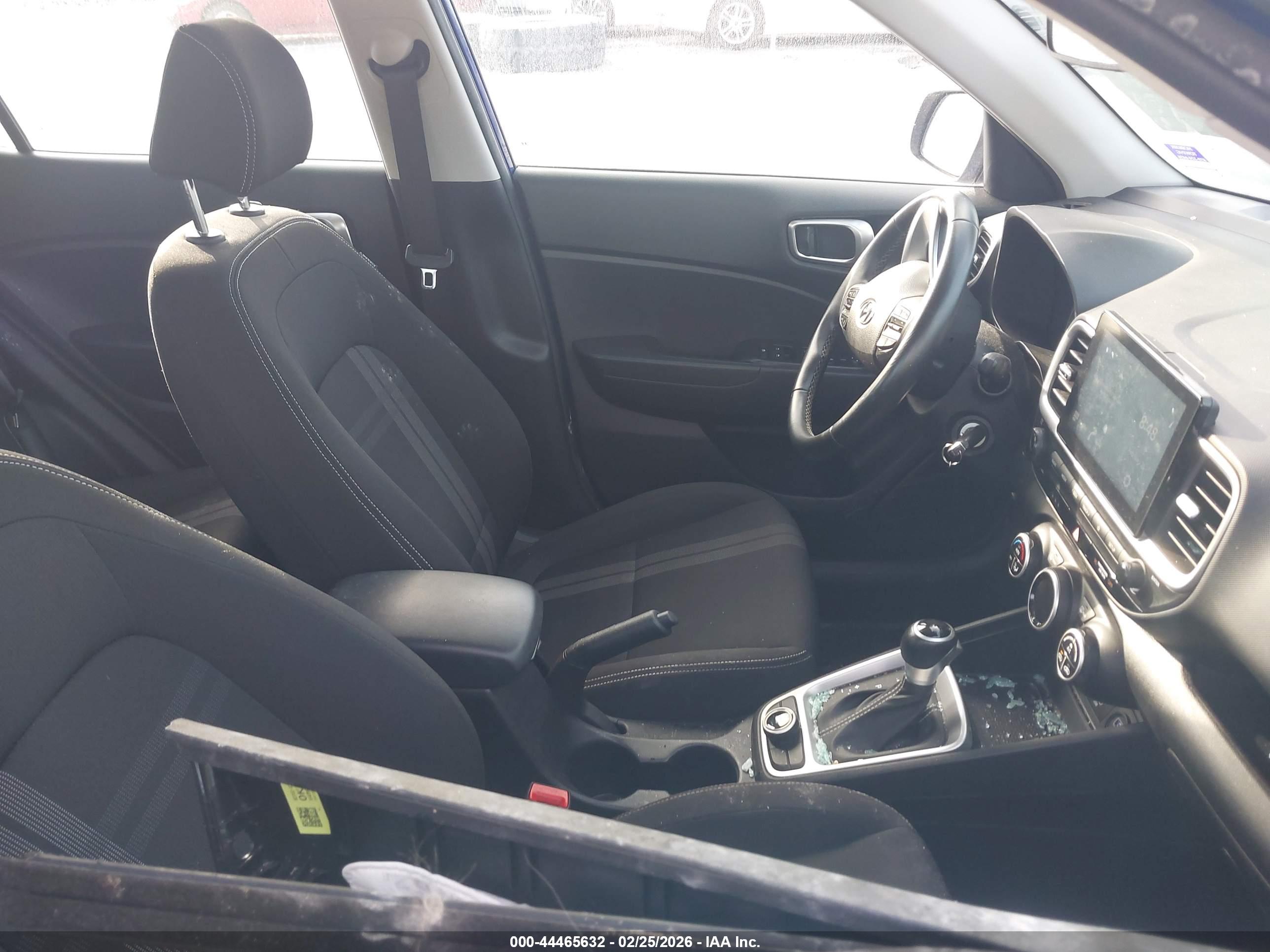HYUNDAI VENUE image 5