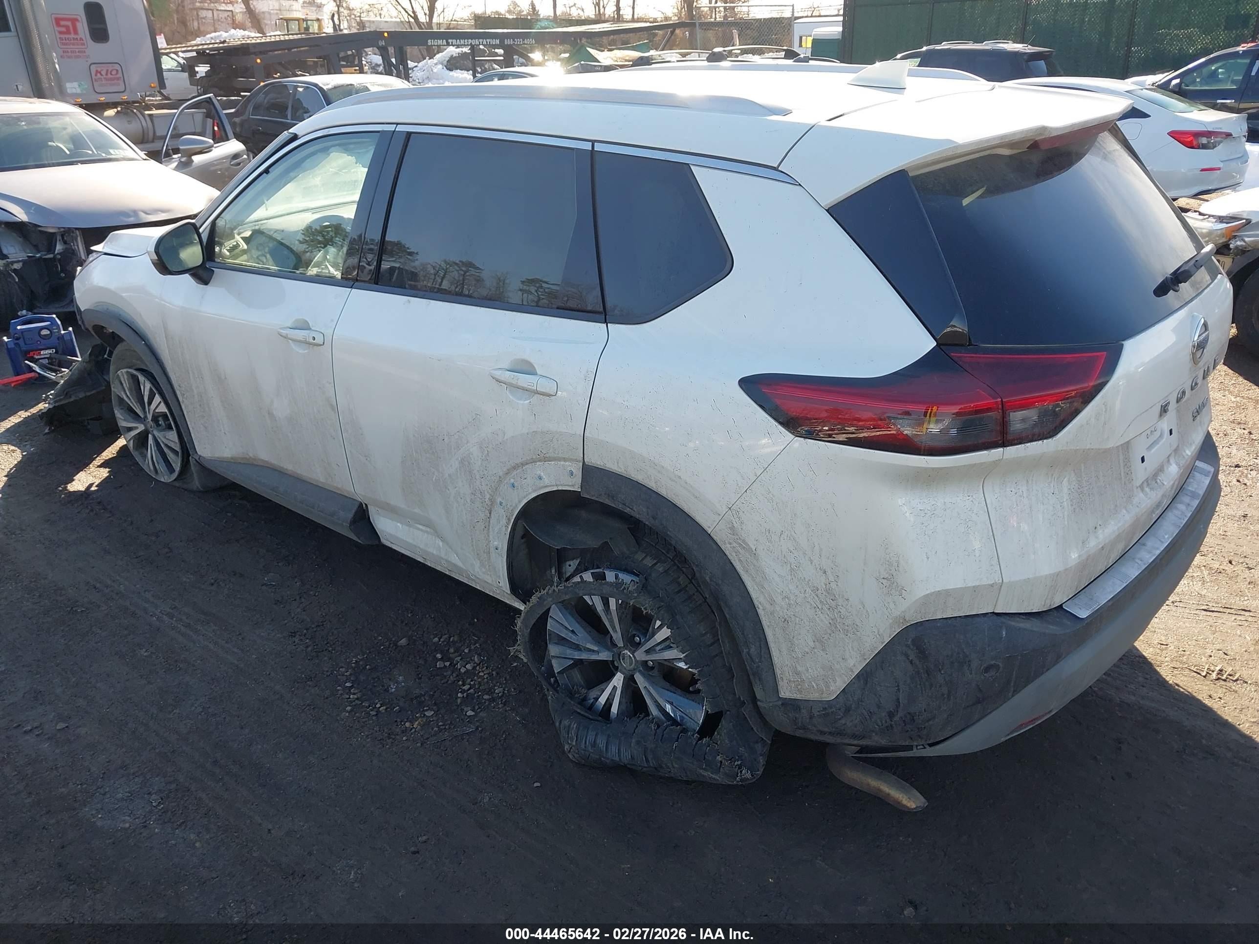 NISSAN ROGUE image 3