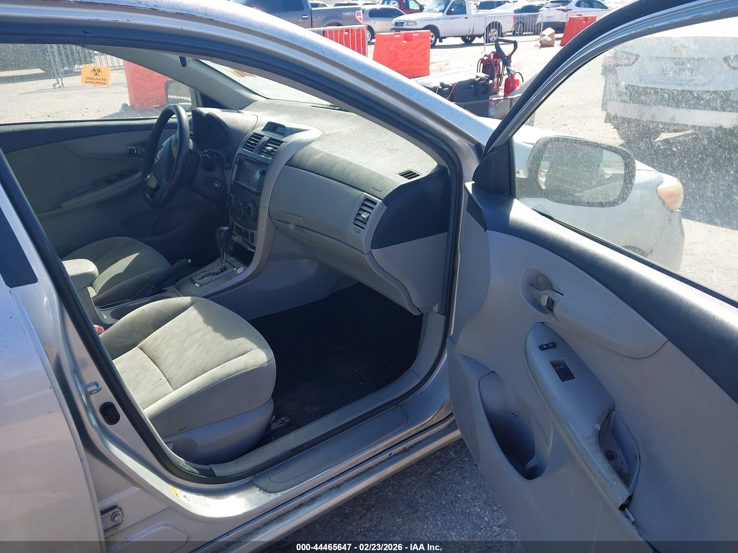 TOYOTA COROLLA image 5