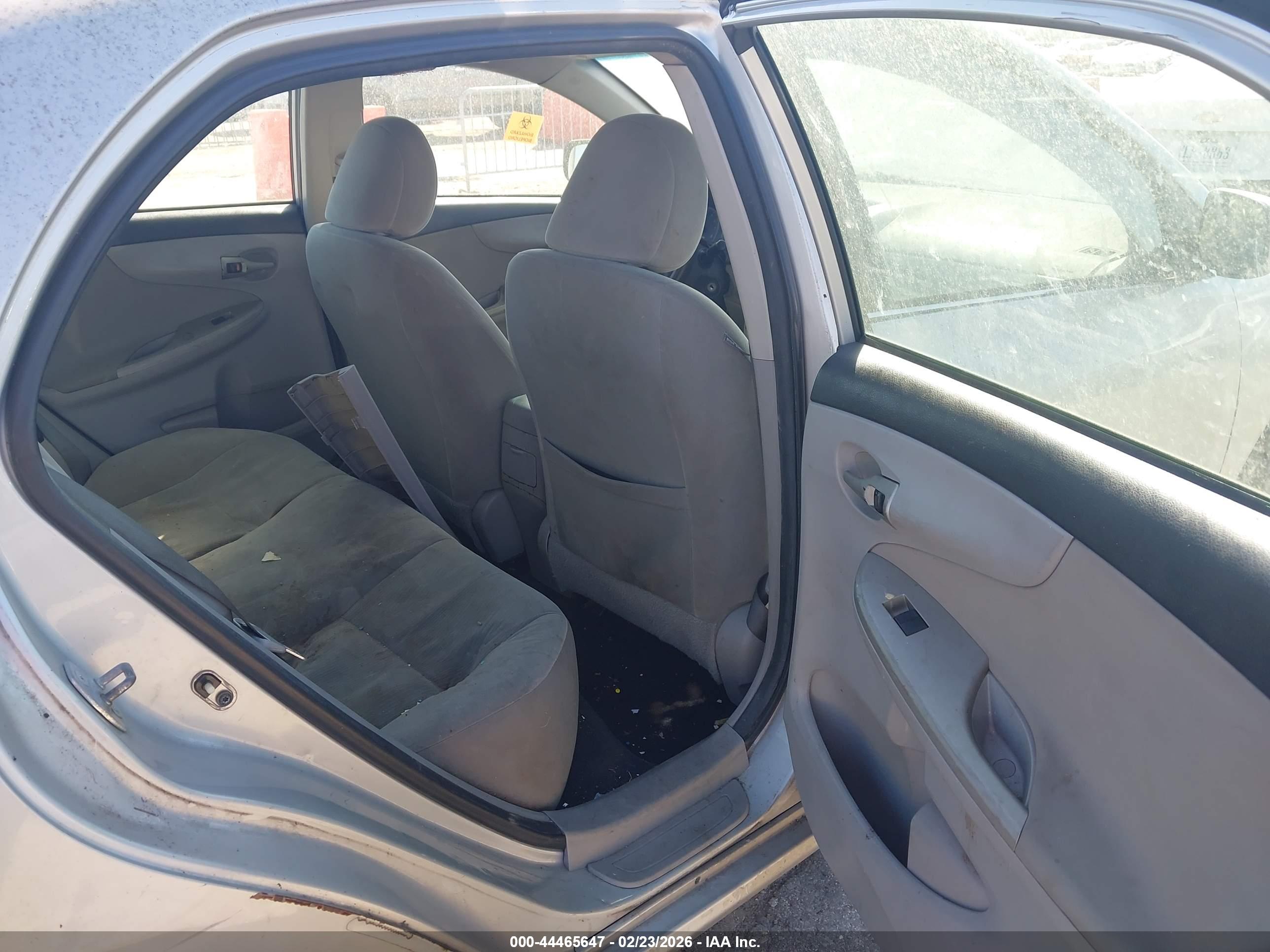 TOYOTA COROLLA image 8