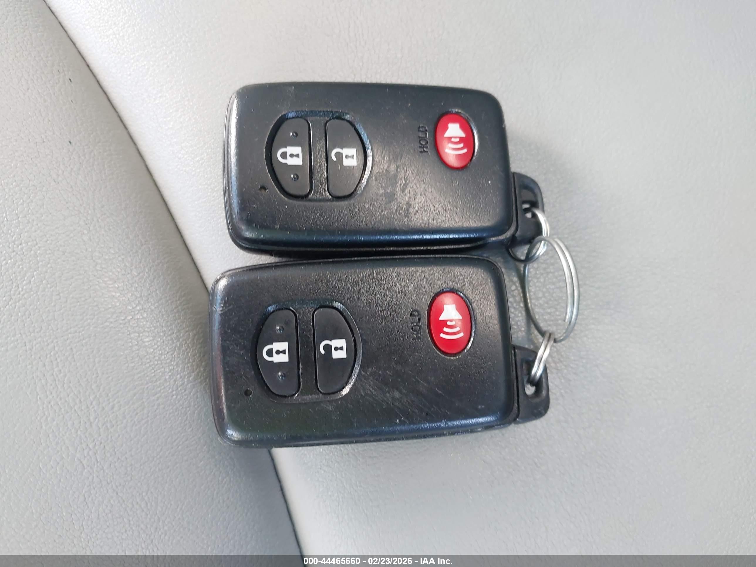 TOYOTA PRIUS image 11
