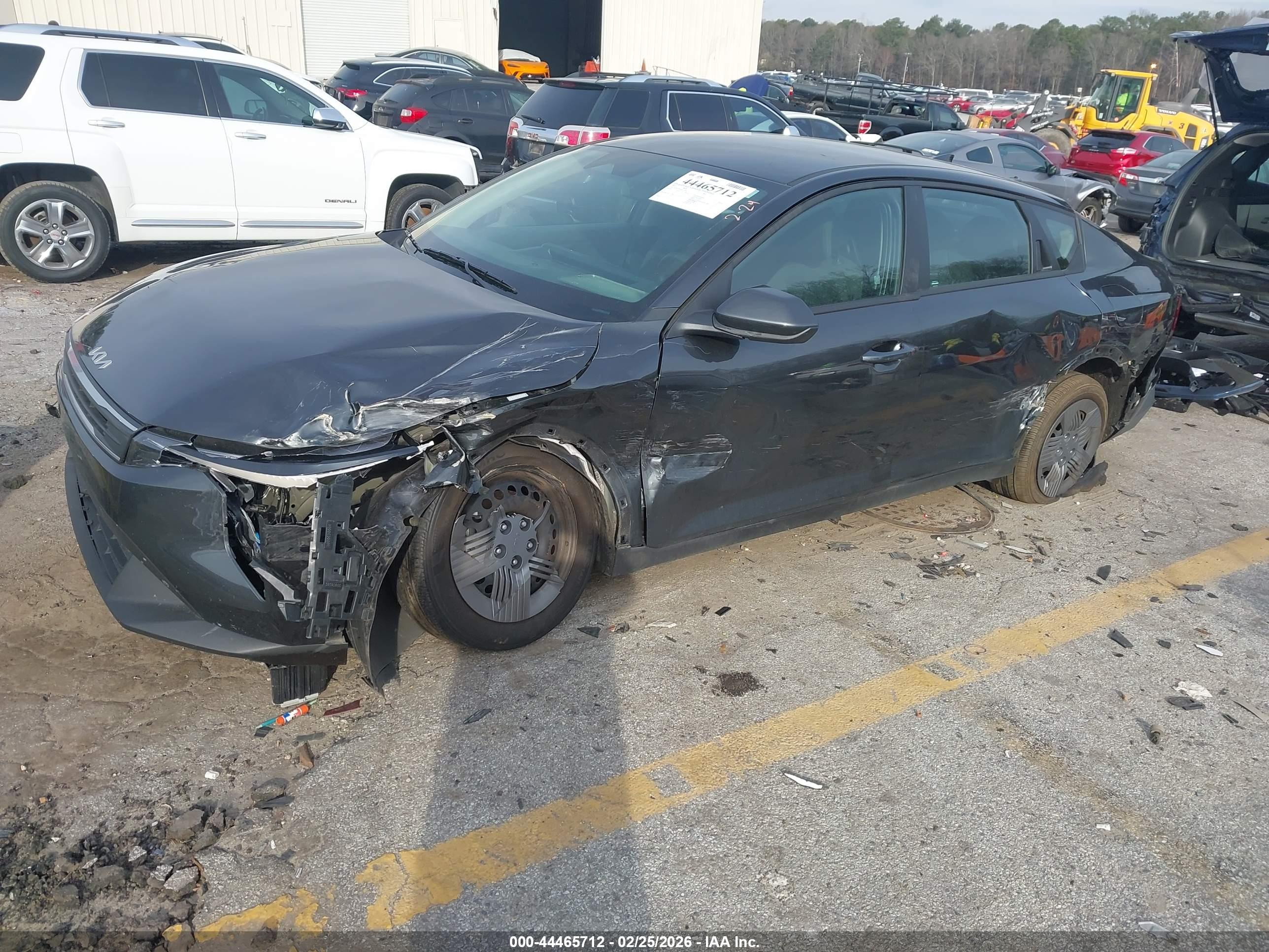 KIA K4 image 2