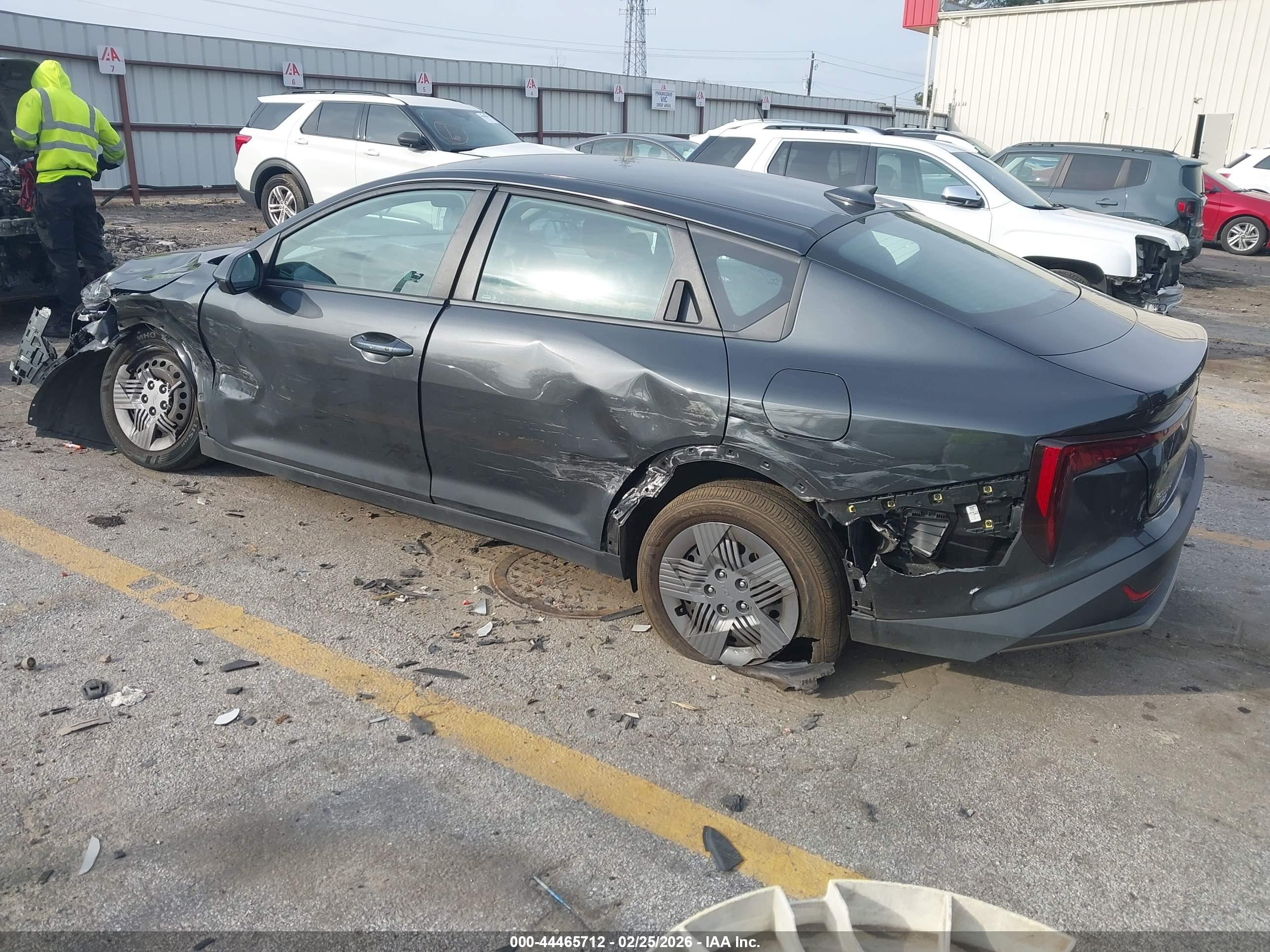 KIA K4 image 3
