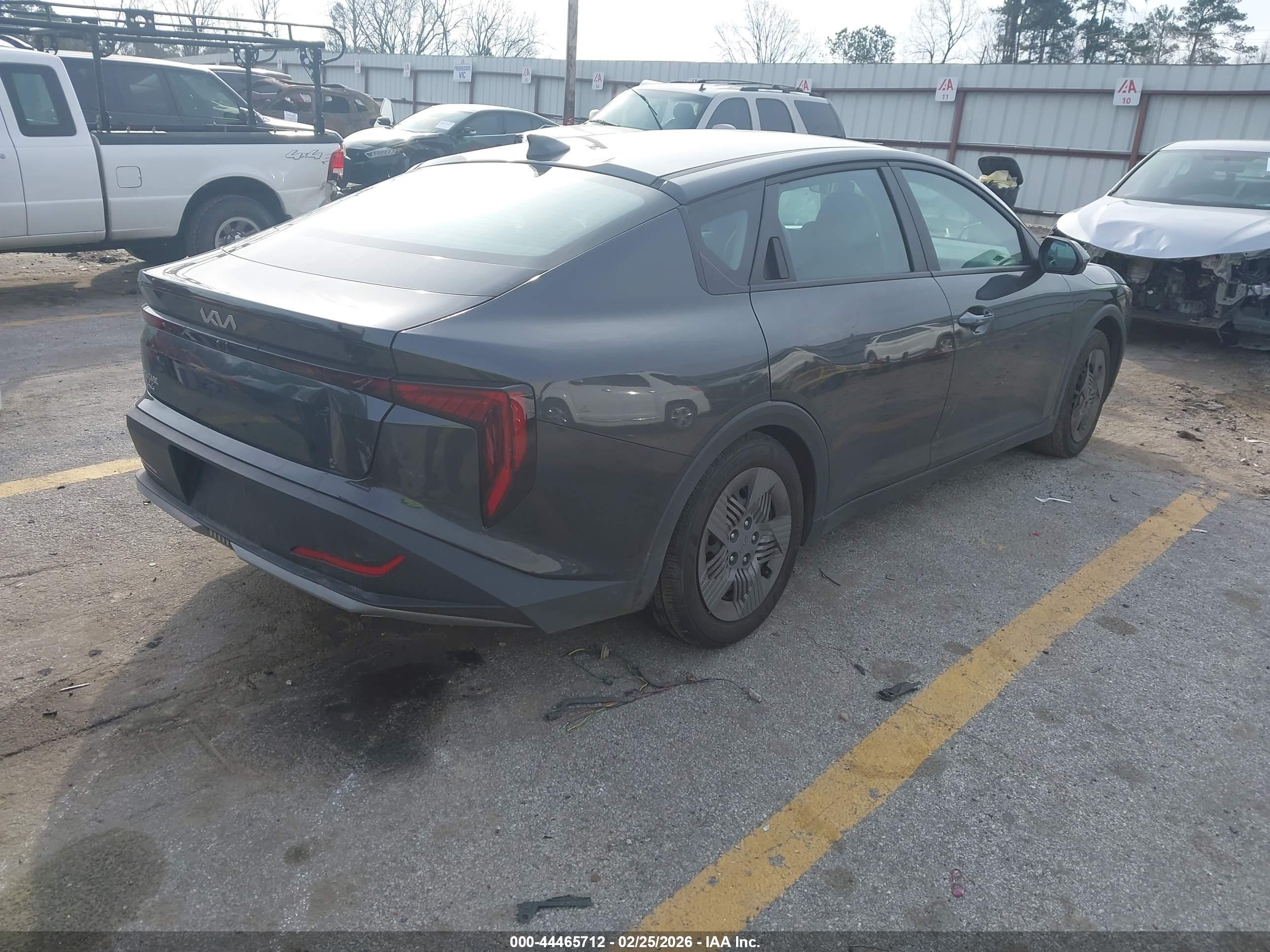 KIA K4 image 4