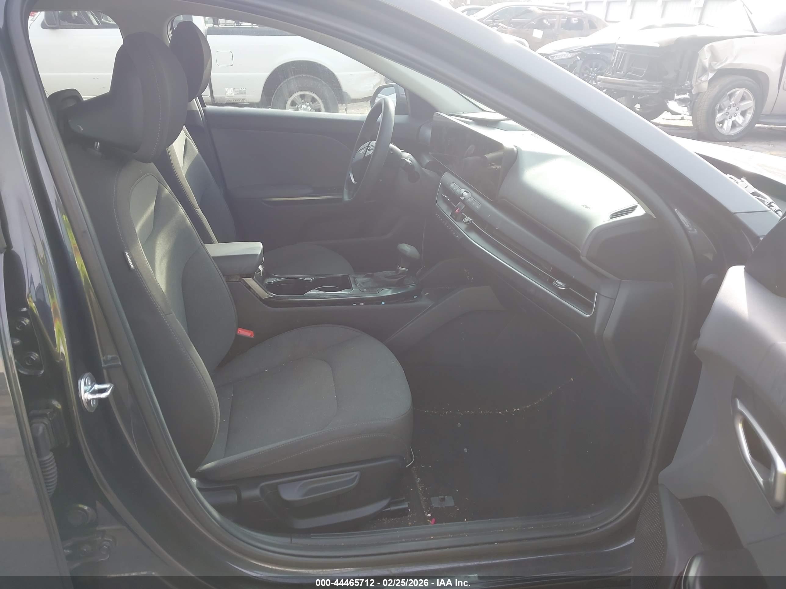 KIA K4 image 5