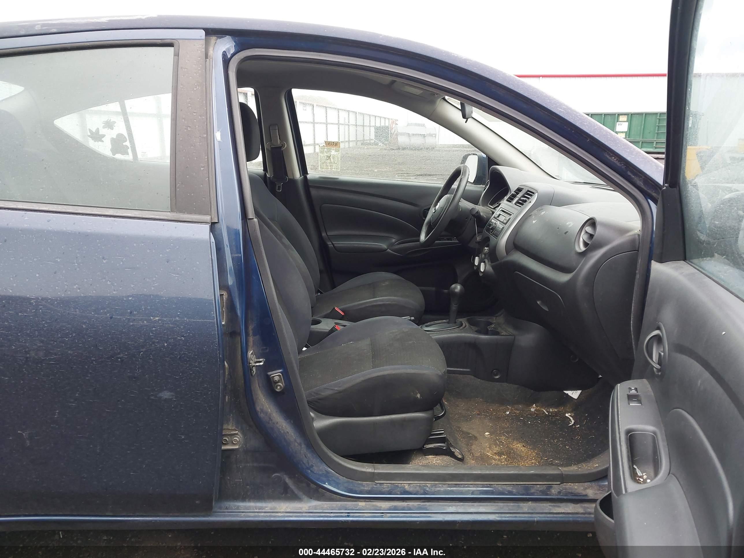 NISSAN VERSA image 5