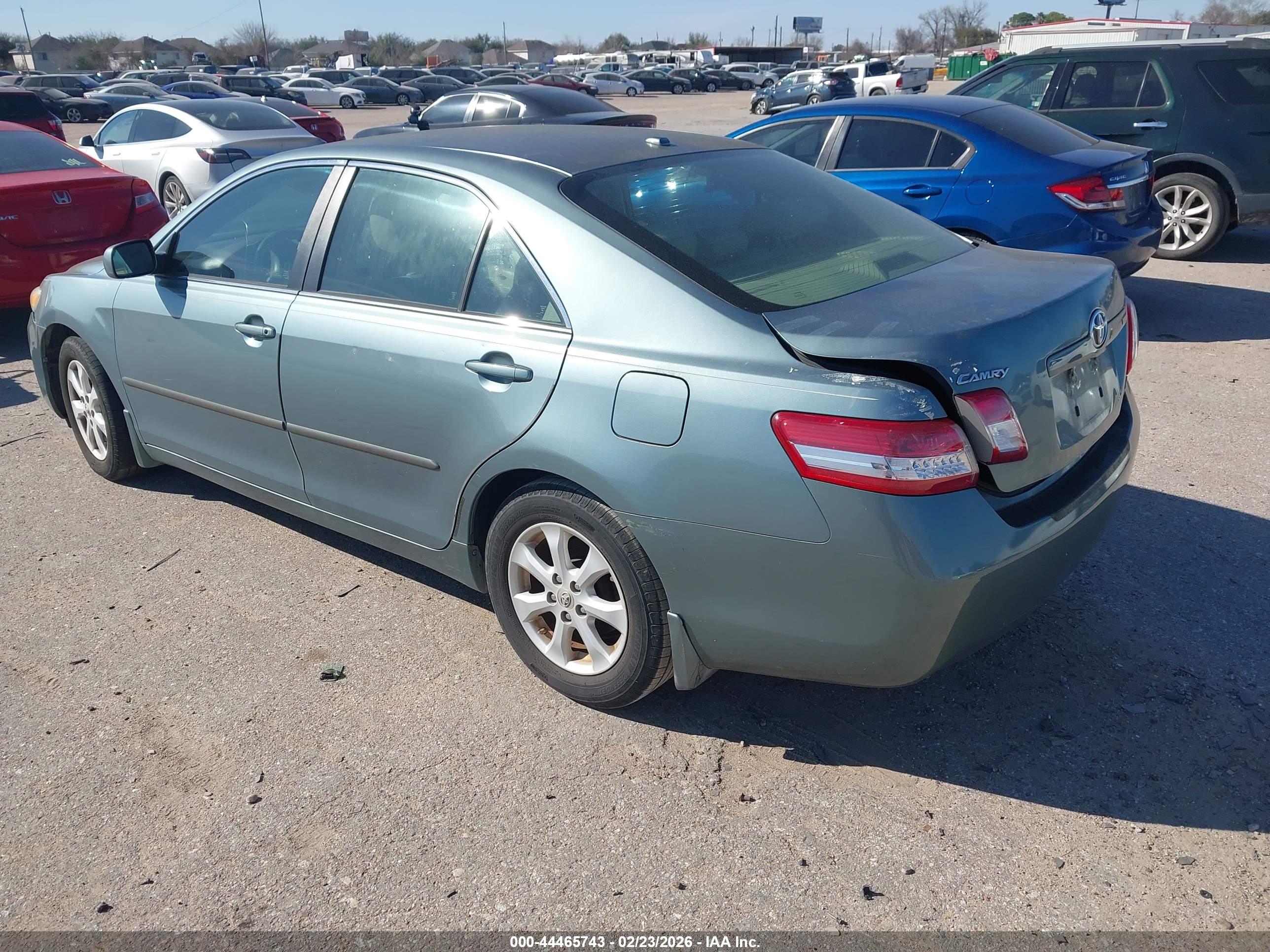 TOYOTA CAMRY image 3