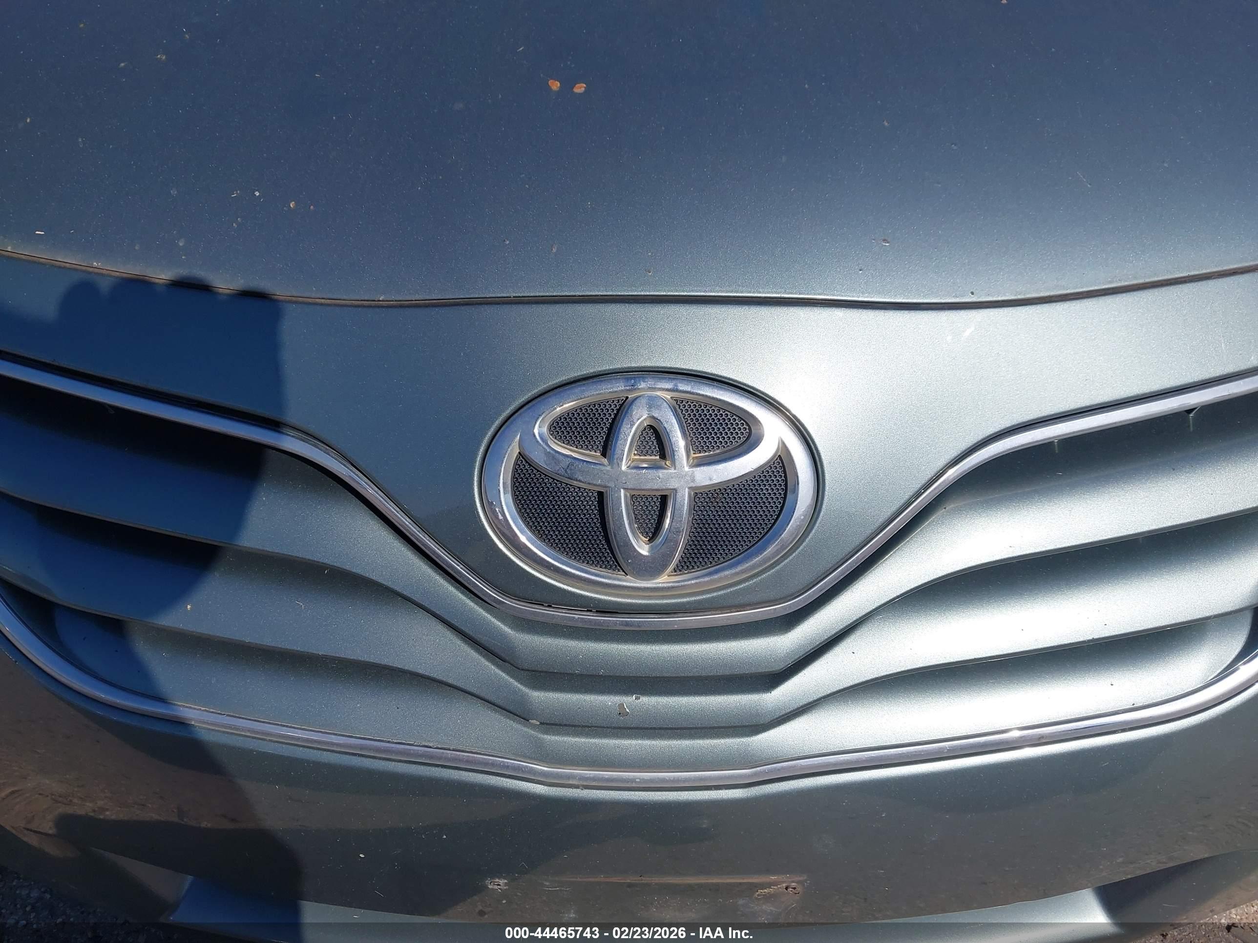TOYOTA CAMRY image 6