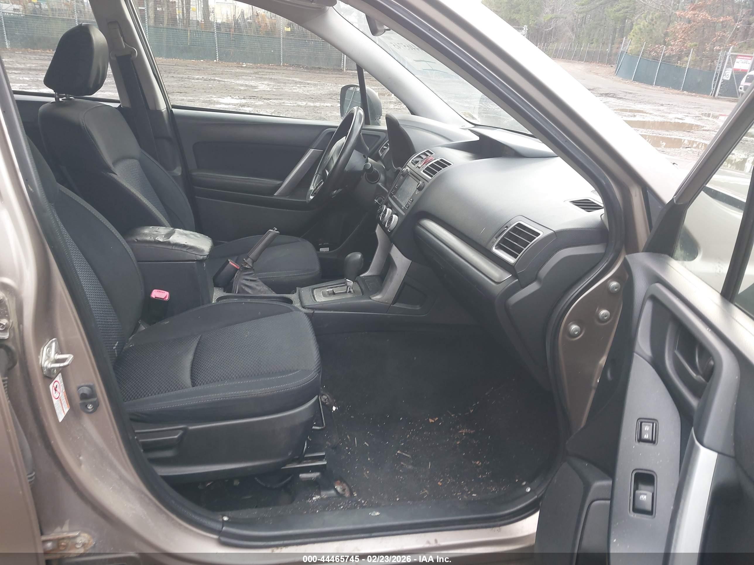 SUBARU FORESTER image 5