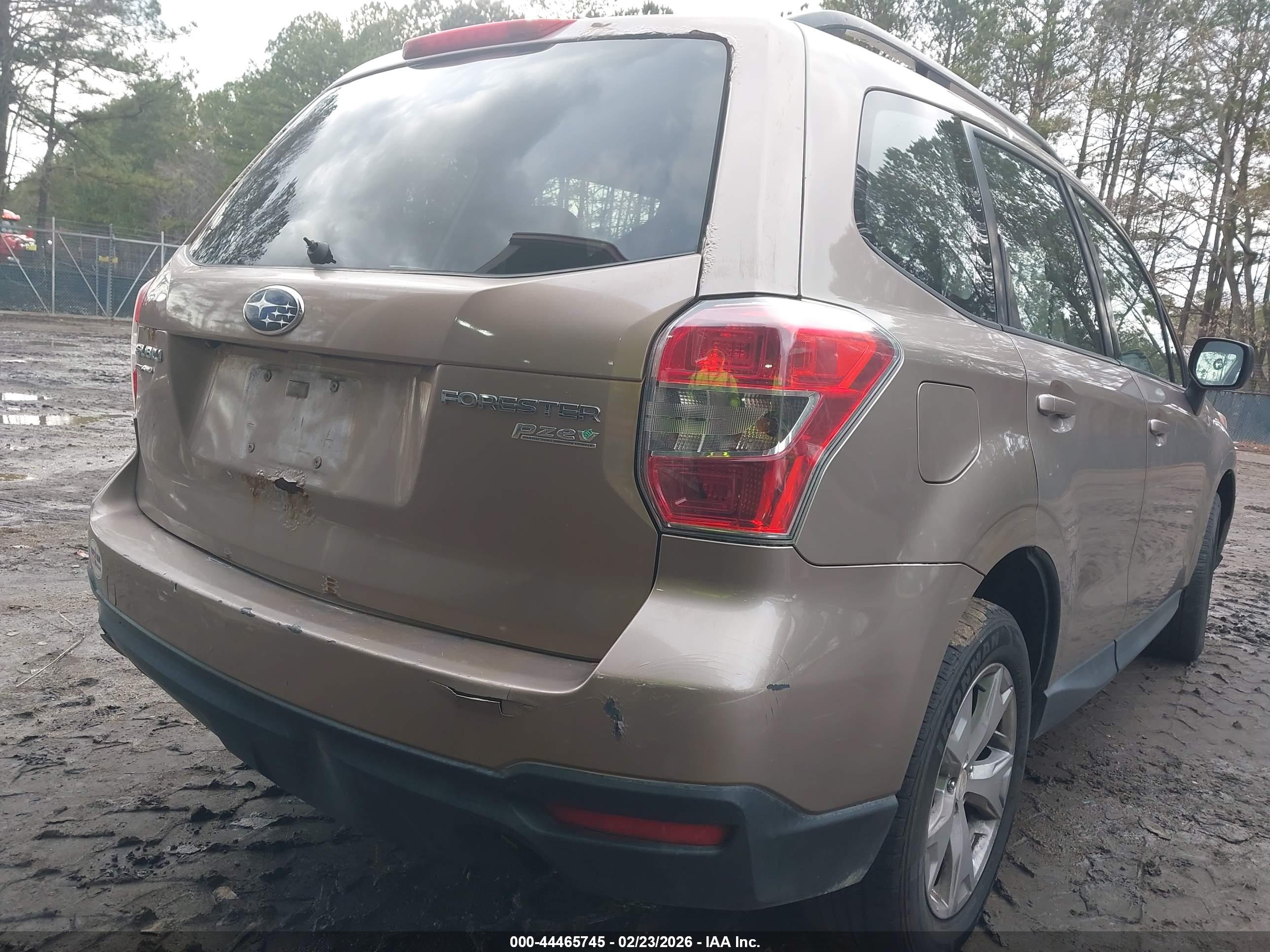 SUBARU FORESTER image 6