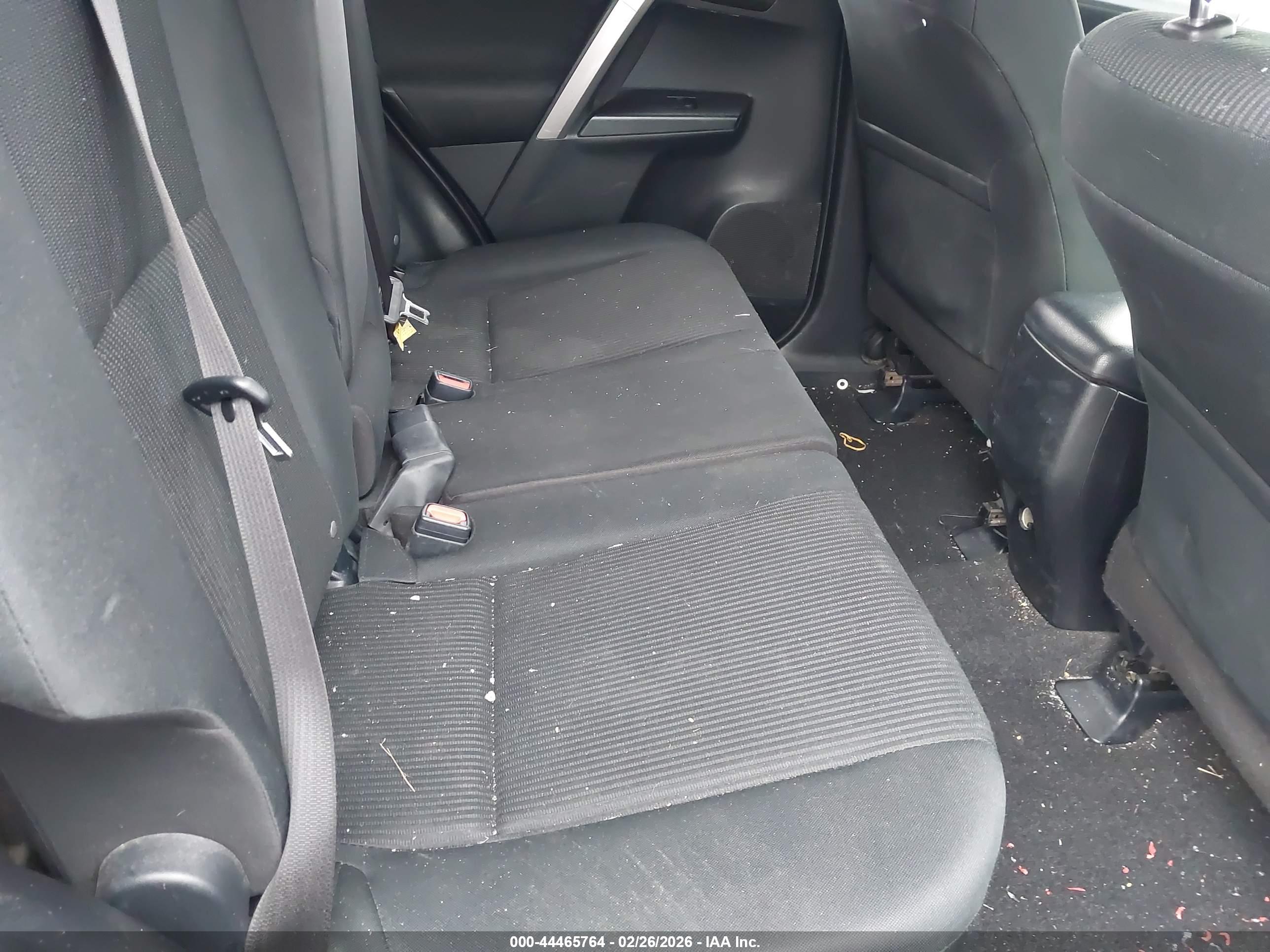 TOYOTA RAV4 image 8