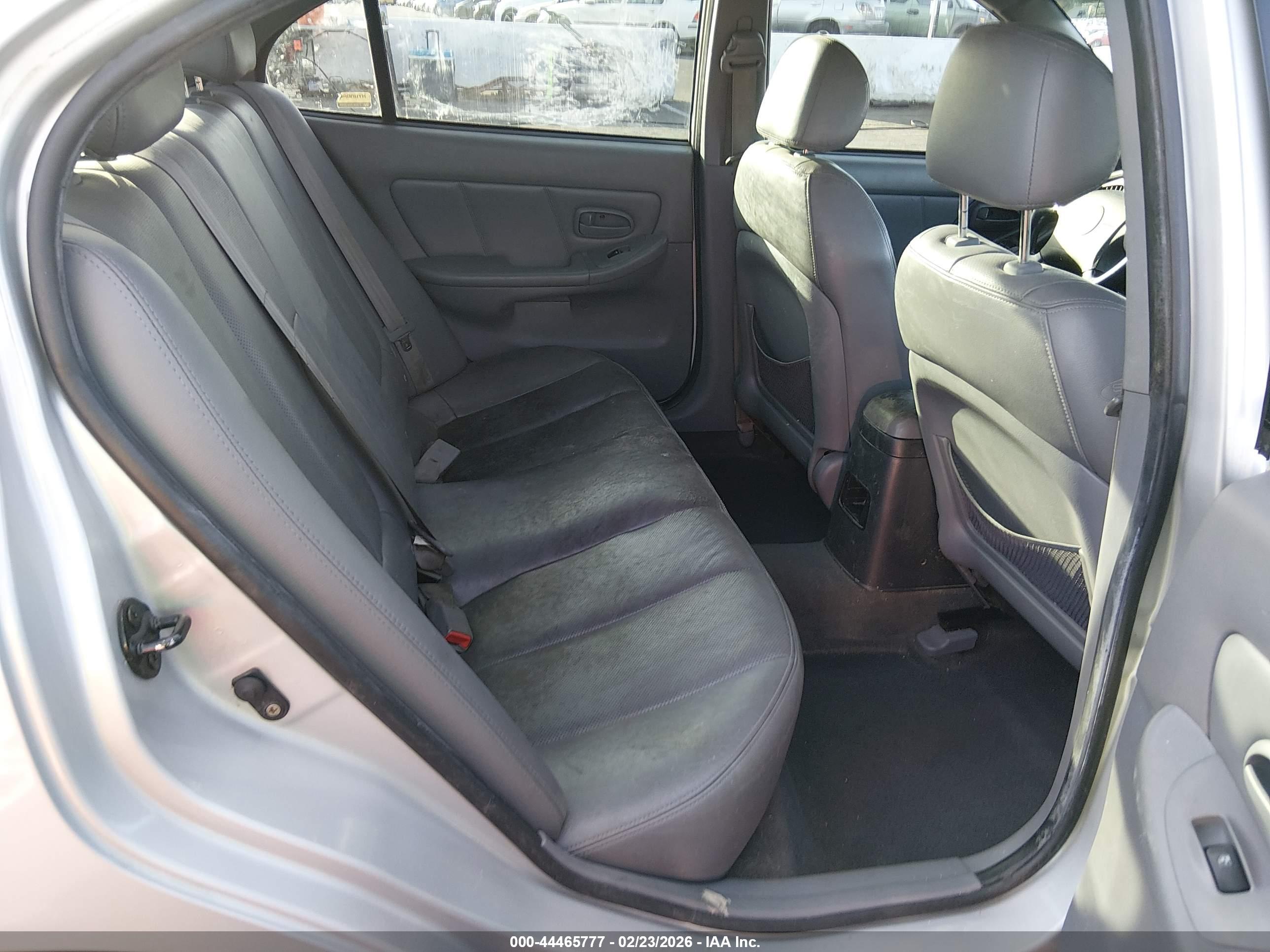 HYUNDAI ELANTRA image 8