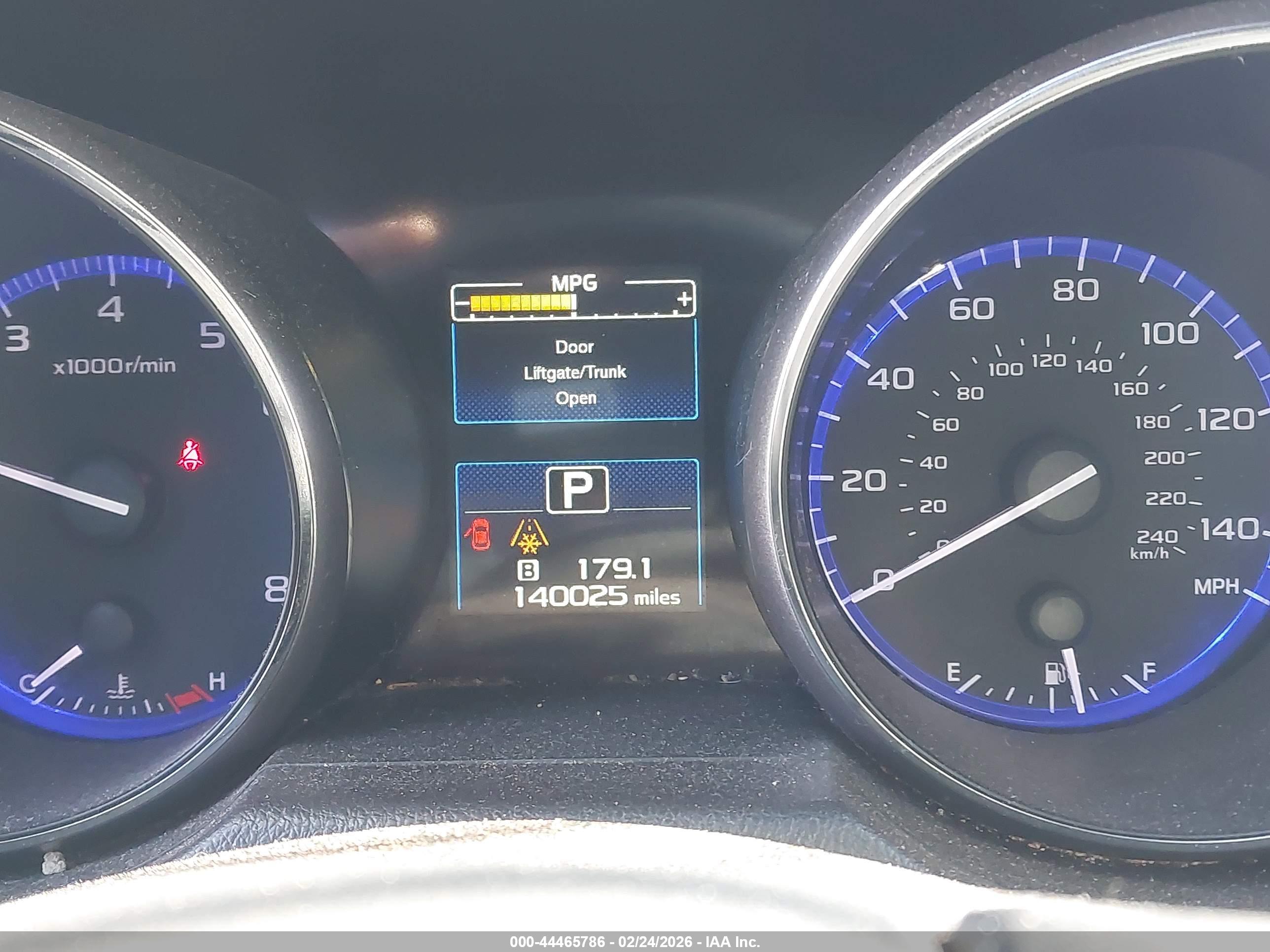 SUBARU OUTBACK image 7