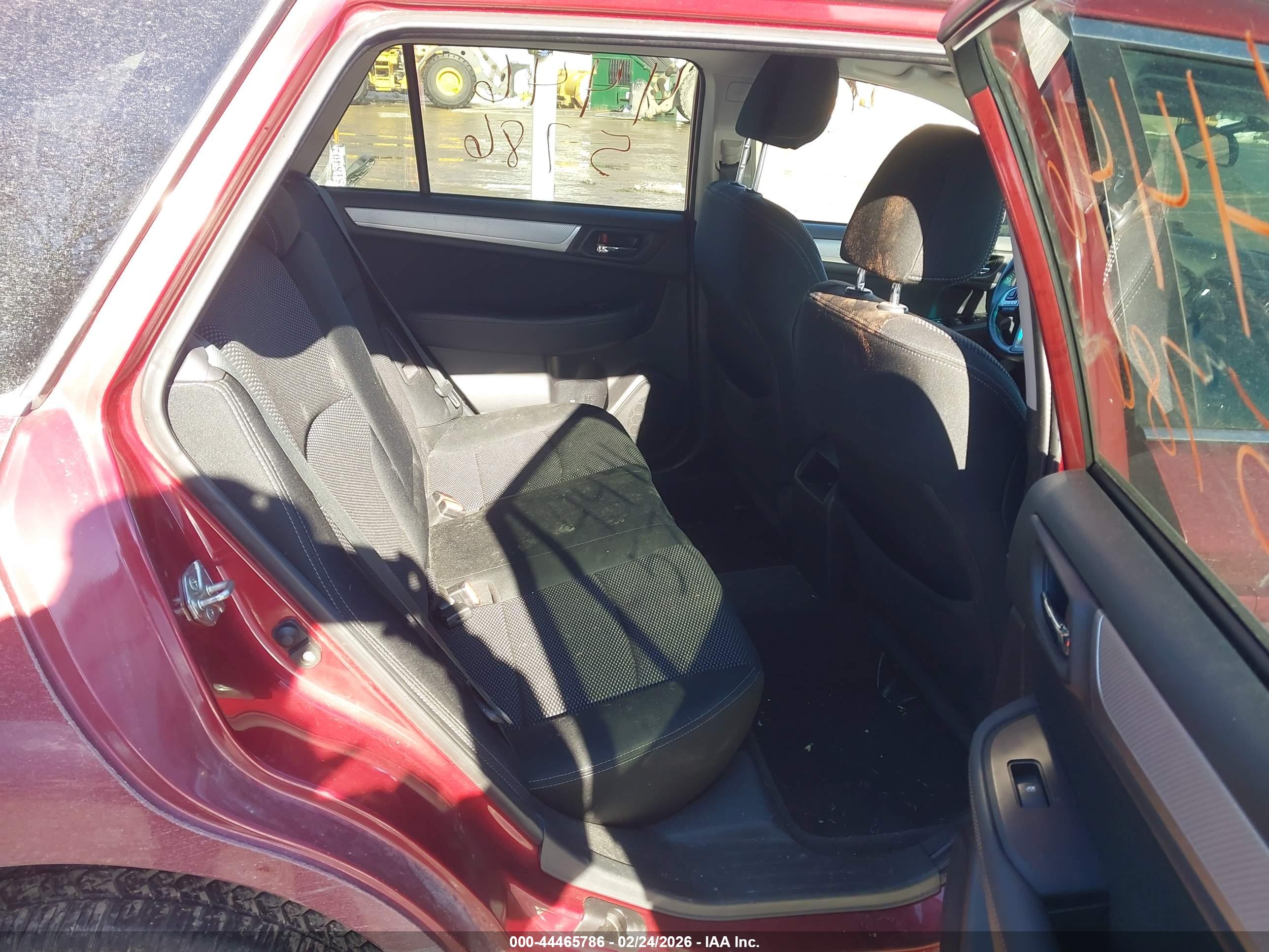 SUBARU OUTBACK image 8