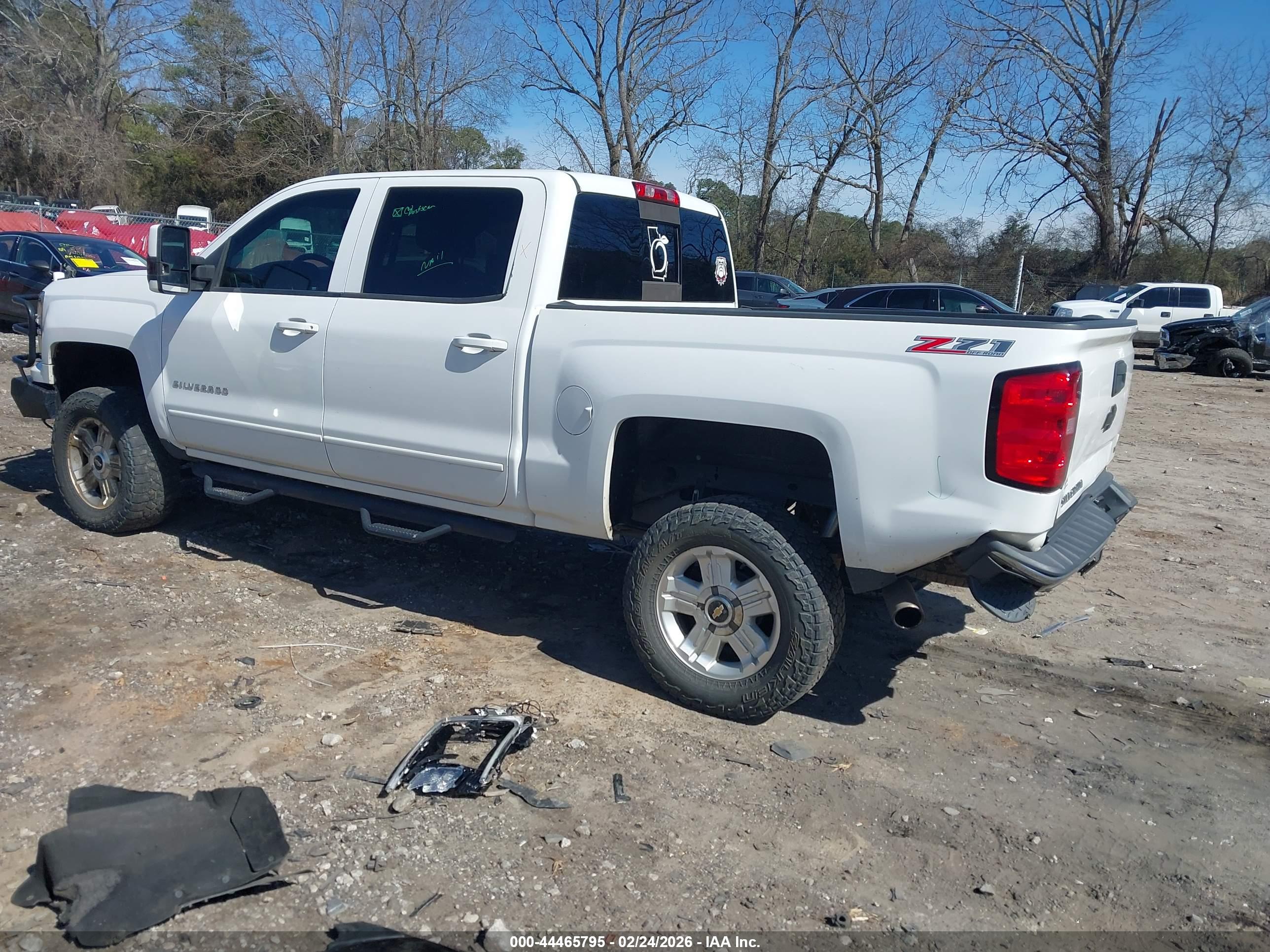 CHEVROLET SILVERADO image 3