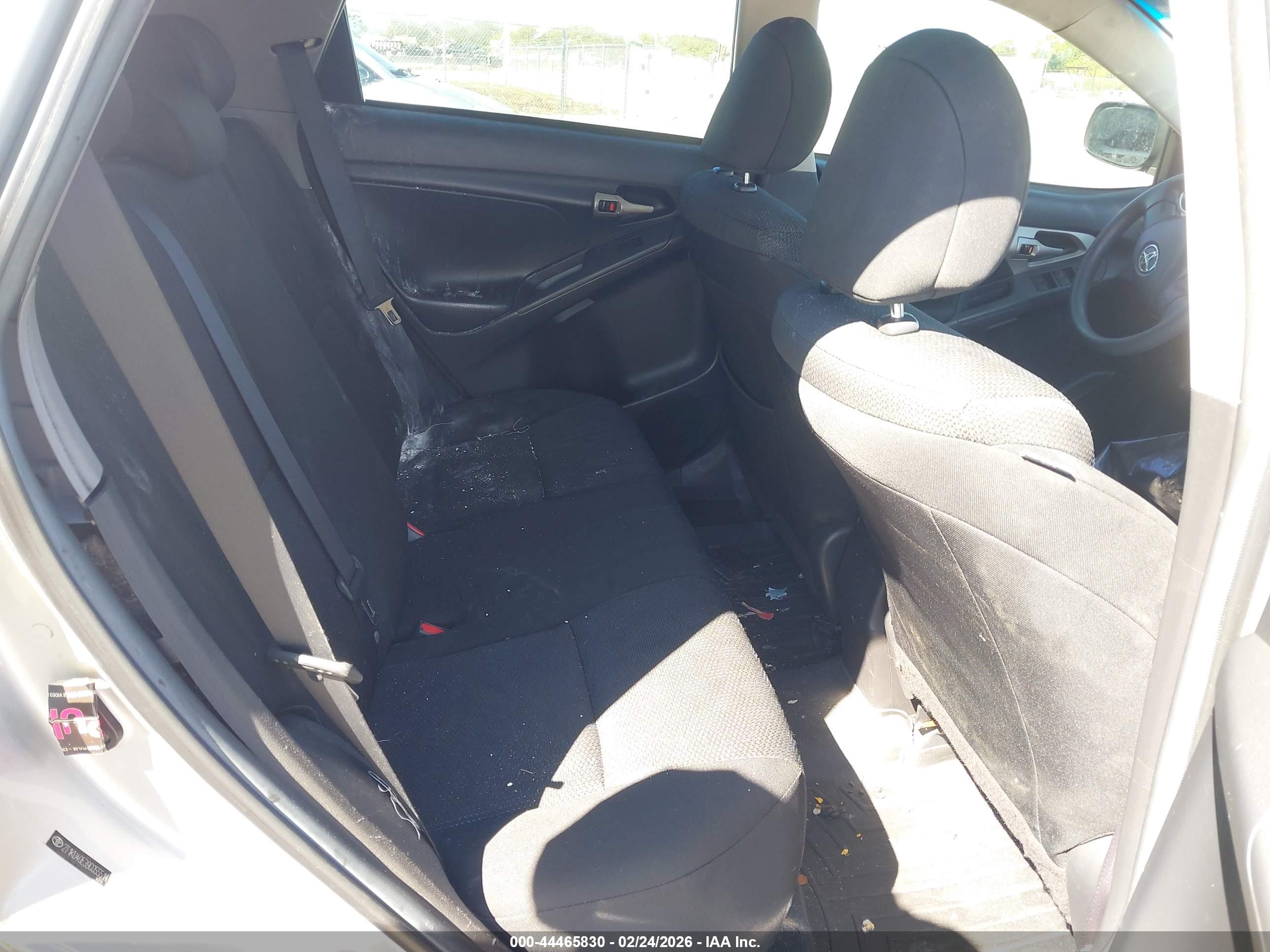 TOYOTA MATRIX image 8