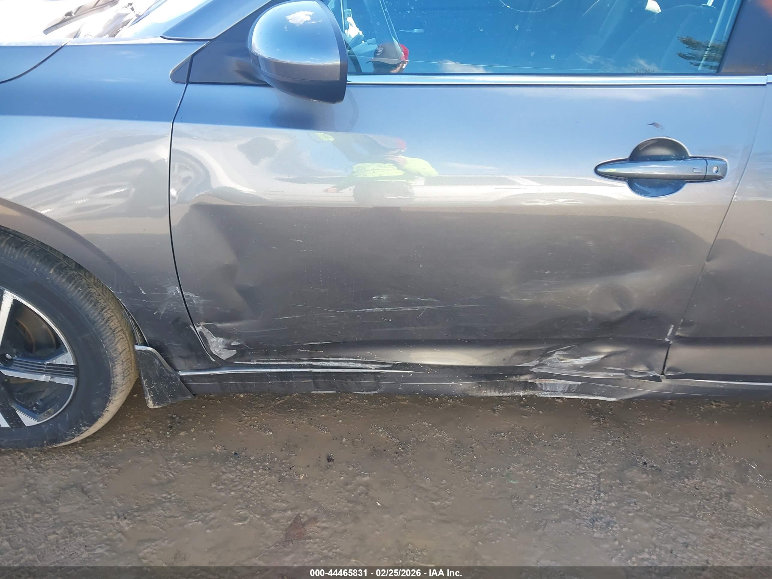 NISSAN SENTRA image 6