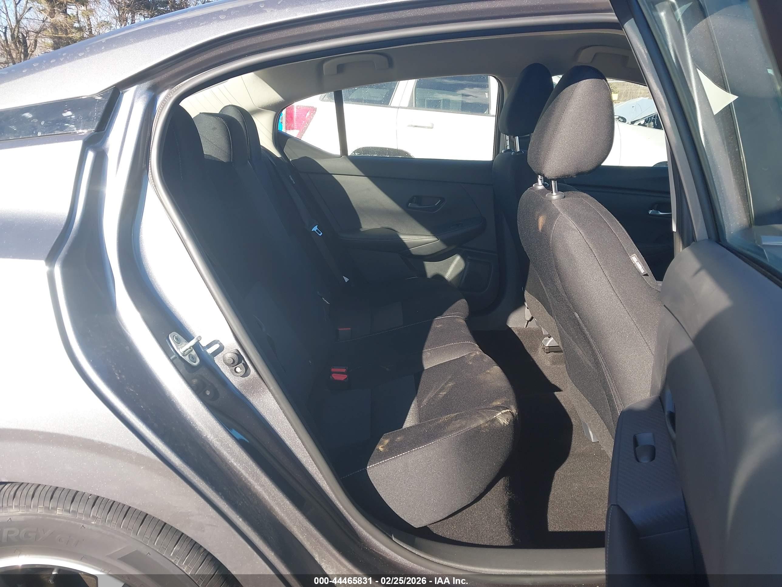 NISSAN SENTRA image 8