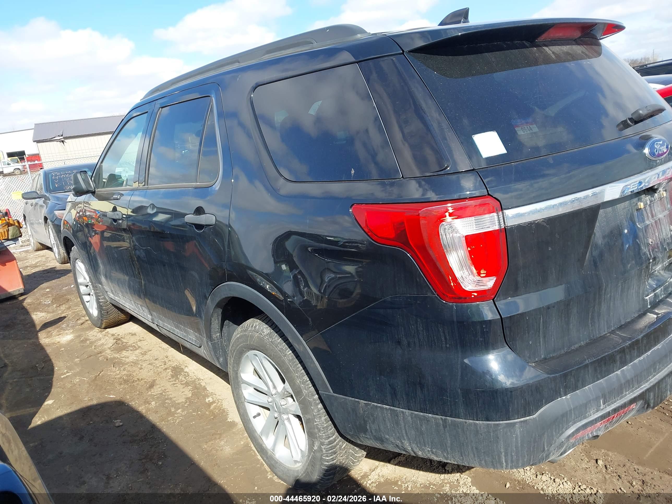 FORD EXPLORER image 3