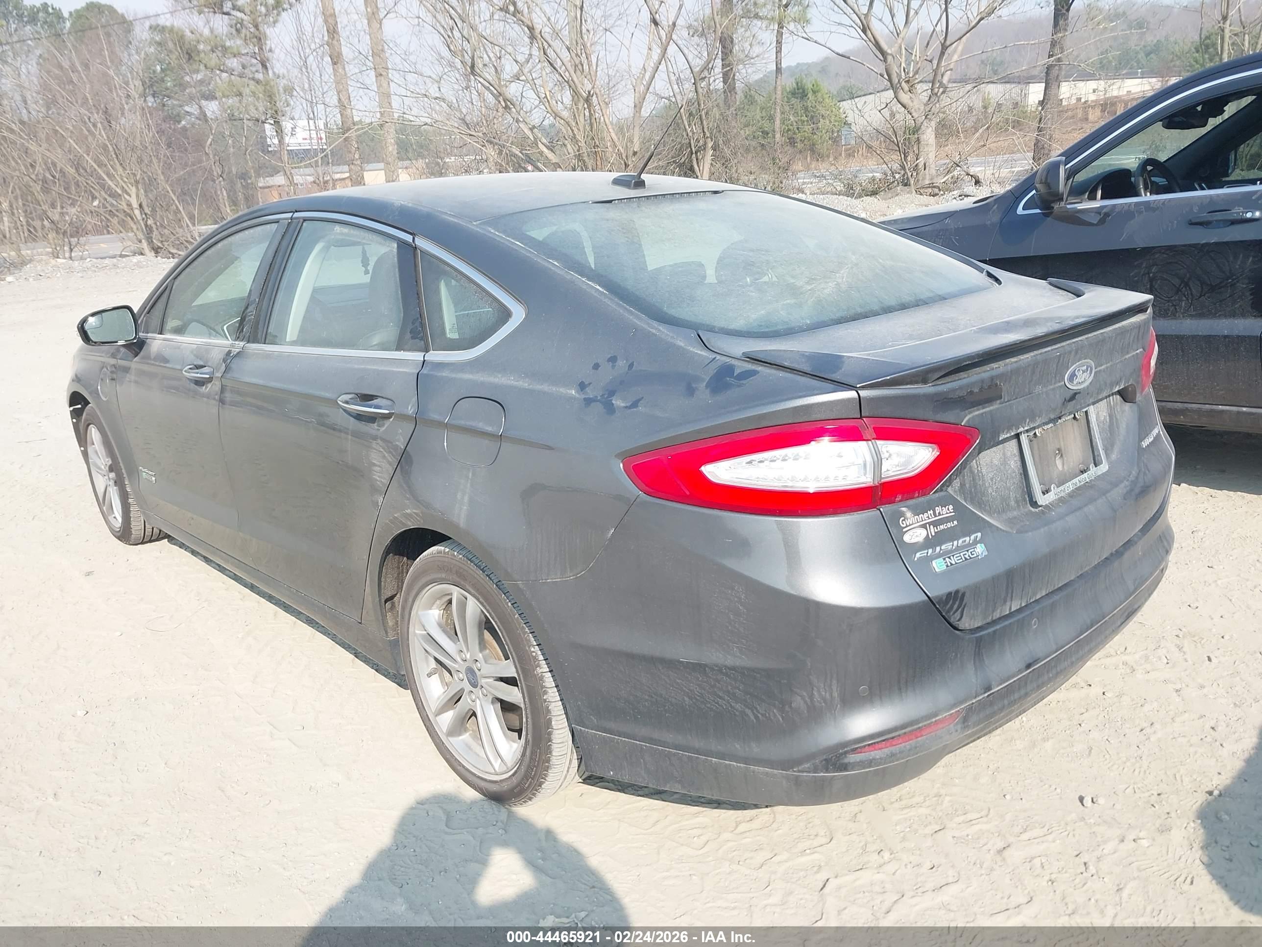FORD FUSION image 3