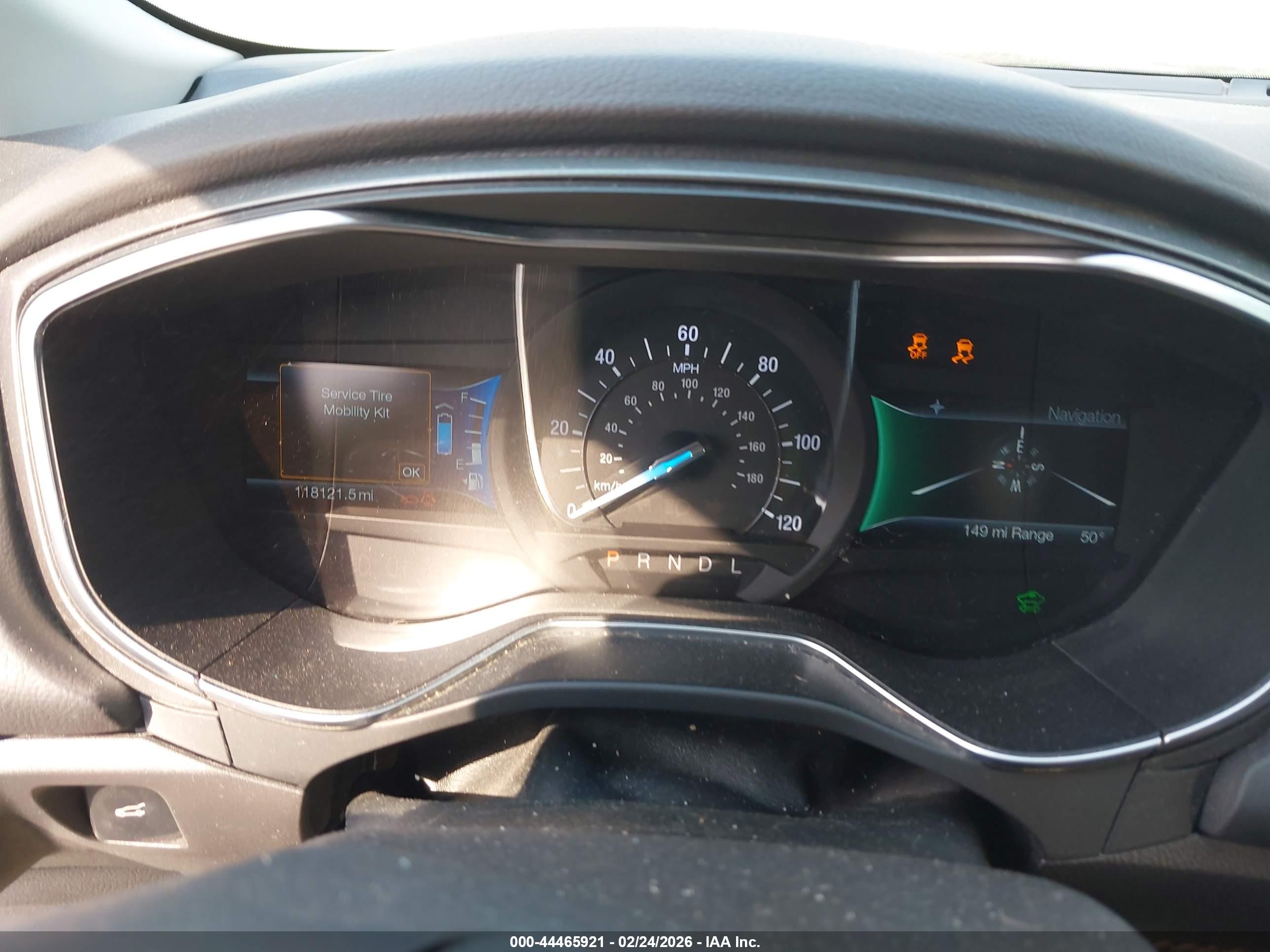 FORD FUSION image 7