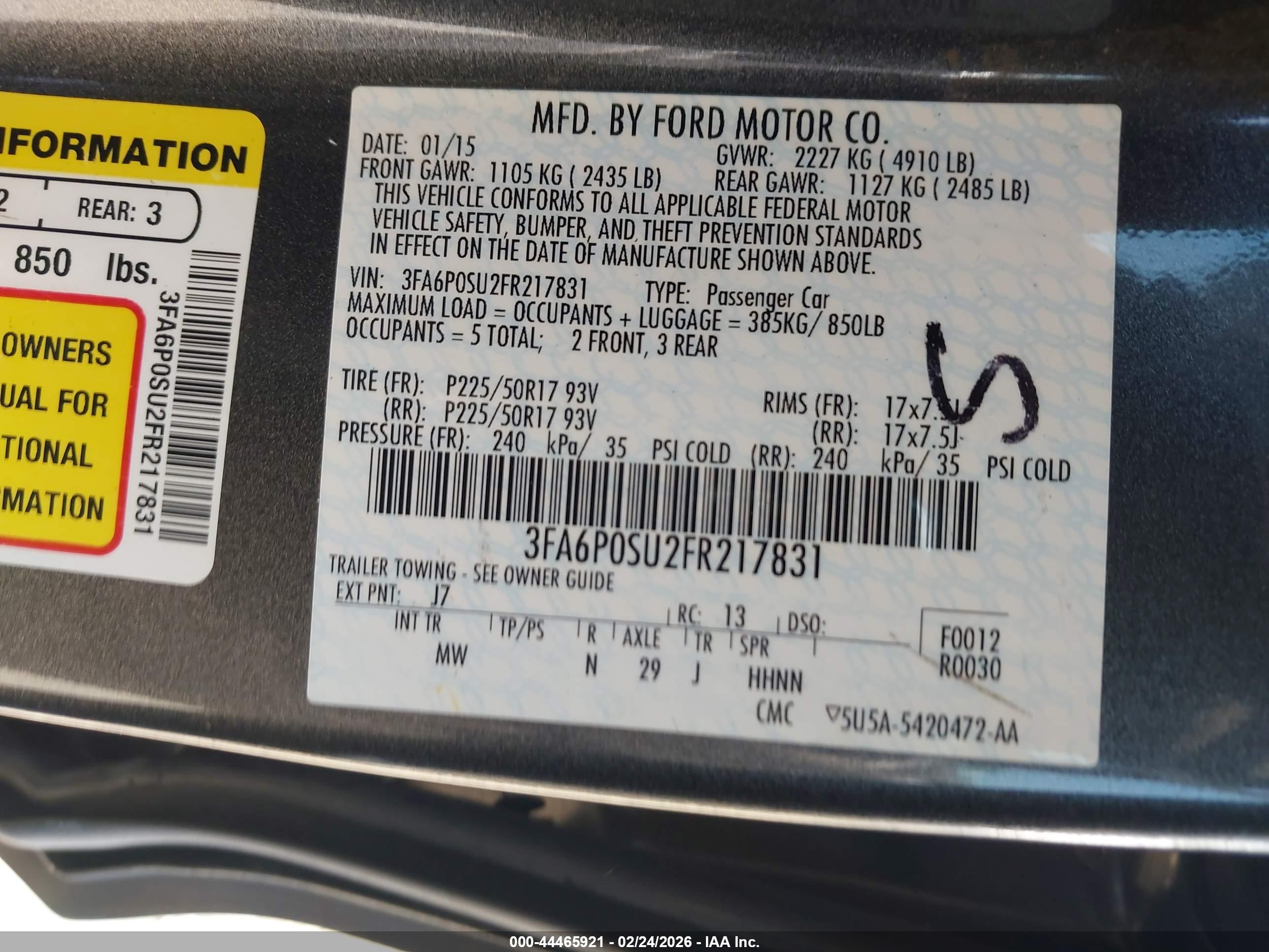 FORD FUSION image 9