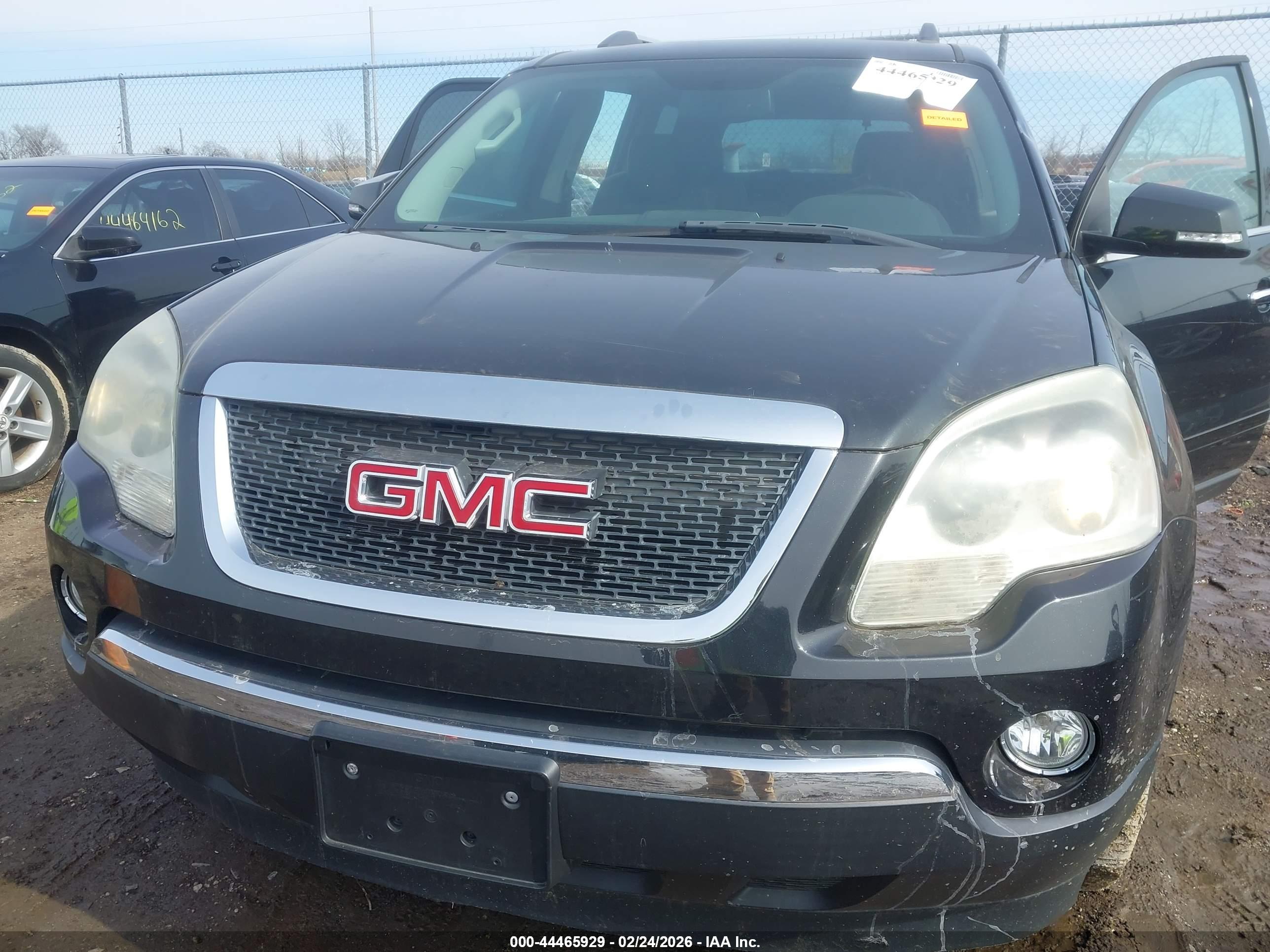 GMC ACADIA image 6