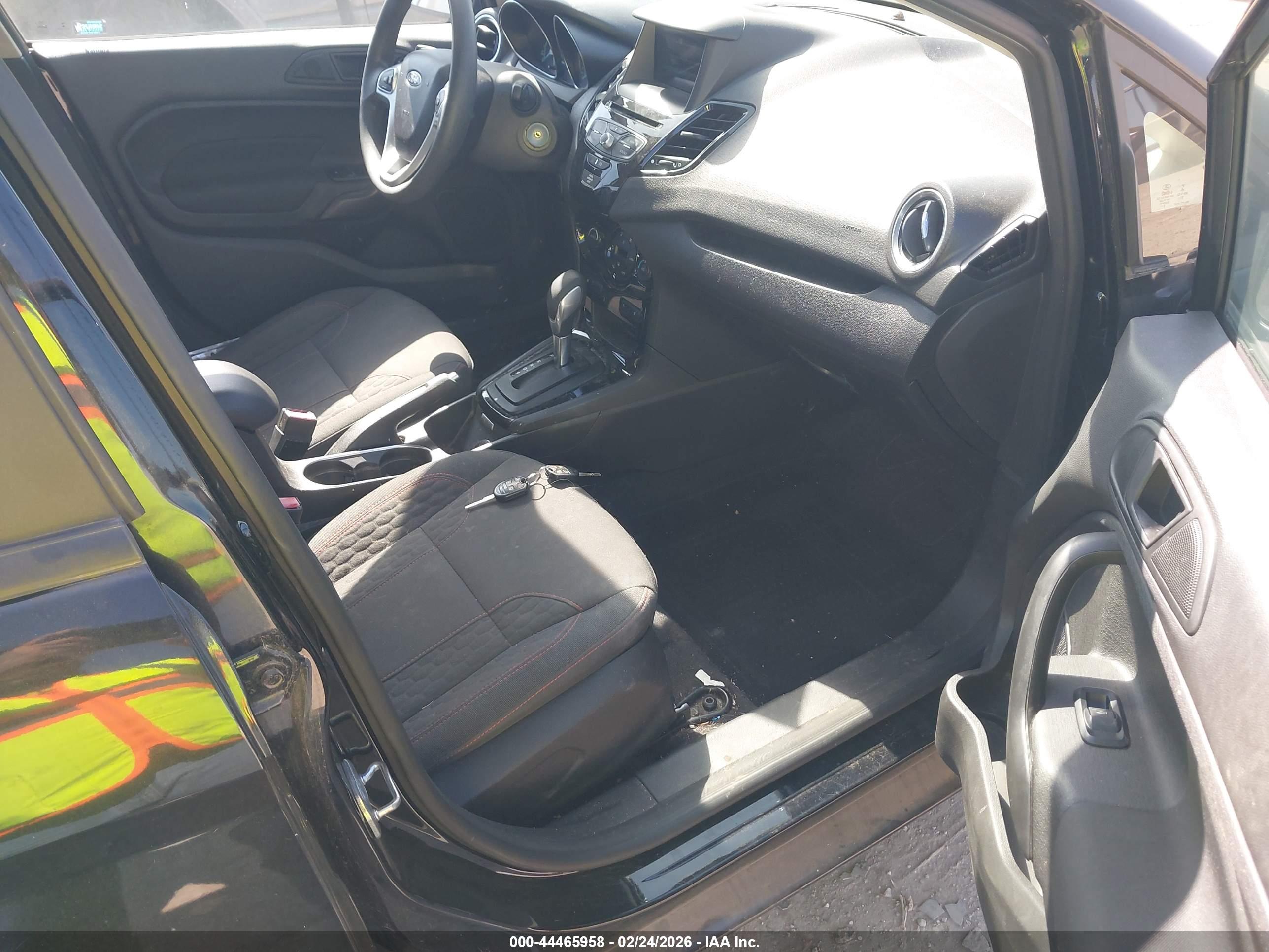 FORD FIESTA image 5