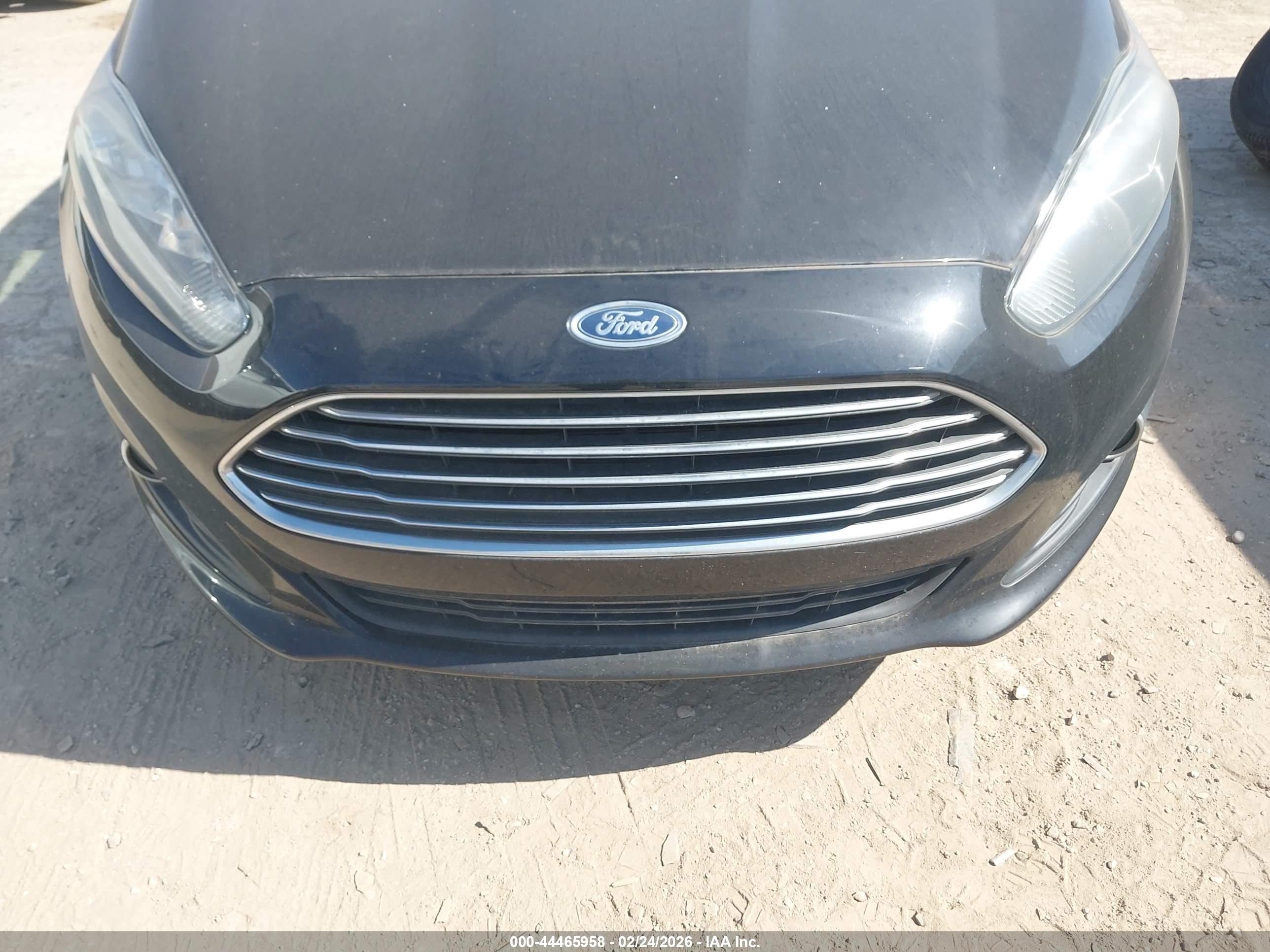 FORD FIESTA image 6
