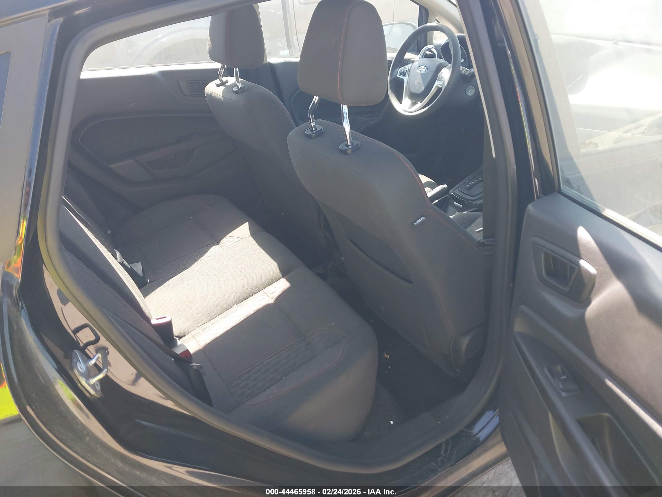 FORD FIESTA image 8