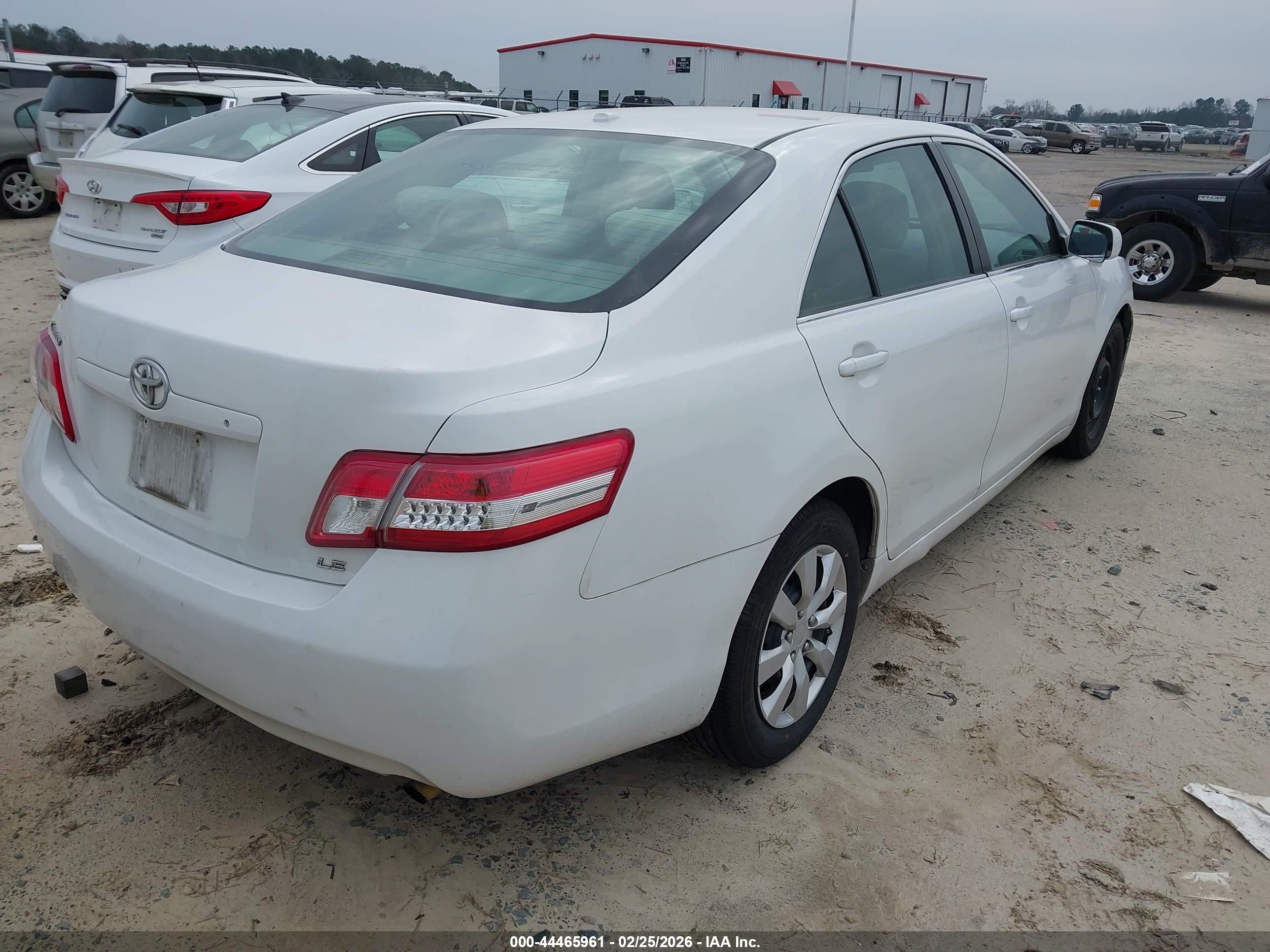 TOYOTA CAMRY image 4