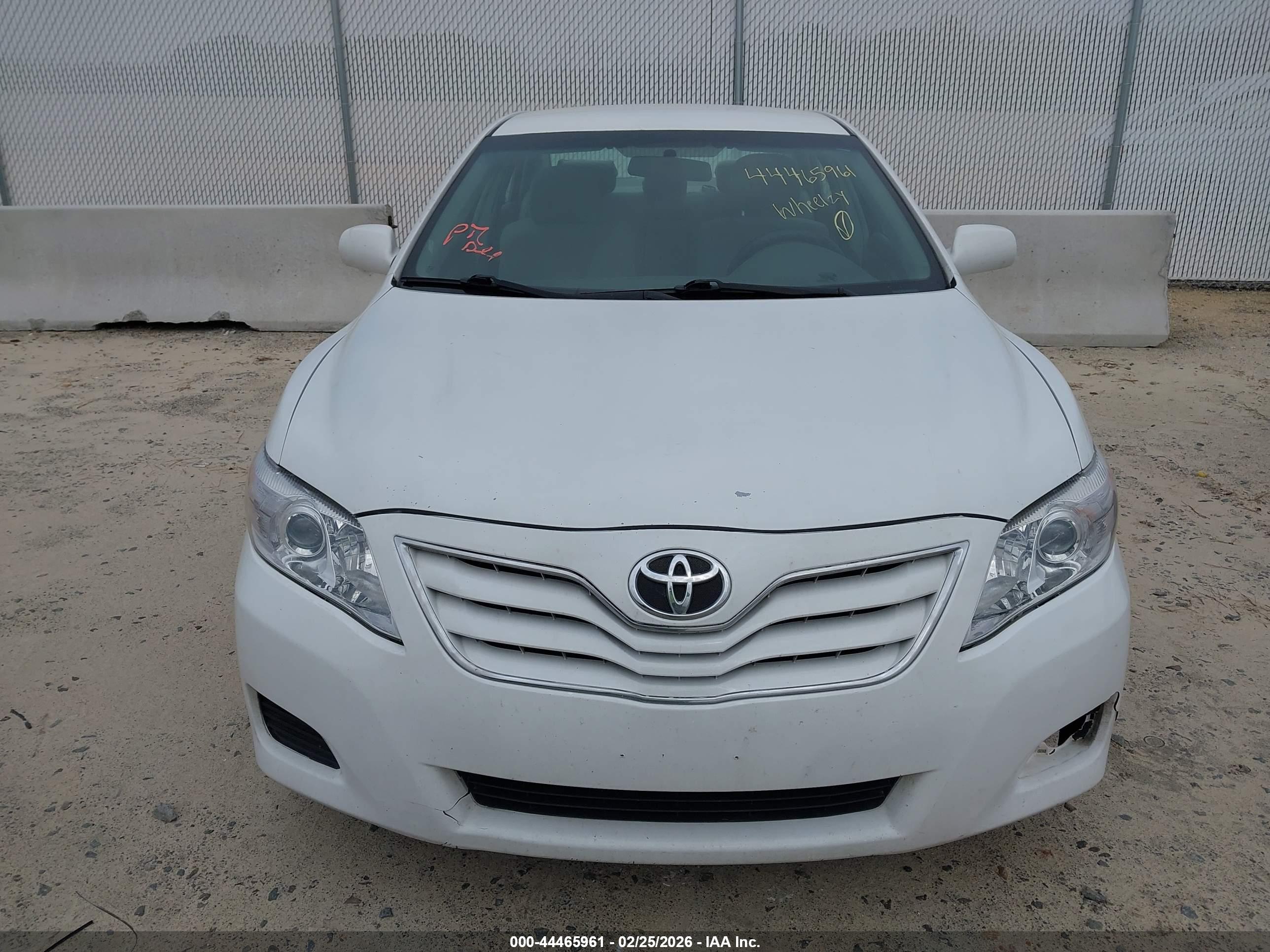 TOYOTA CAMRY image 6