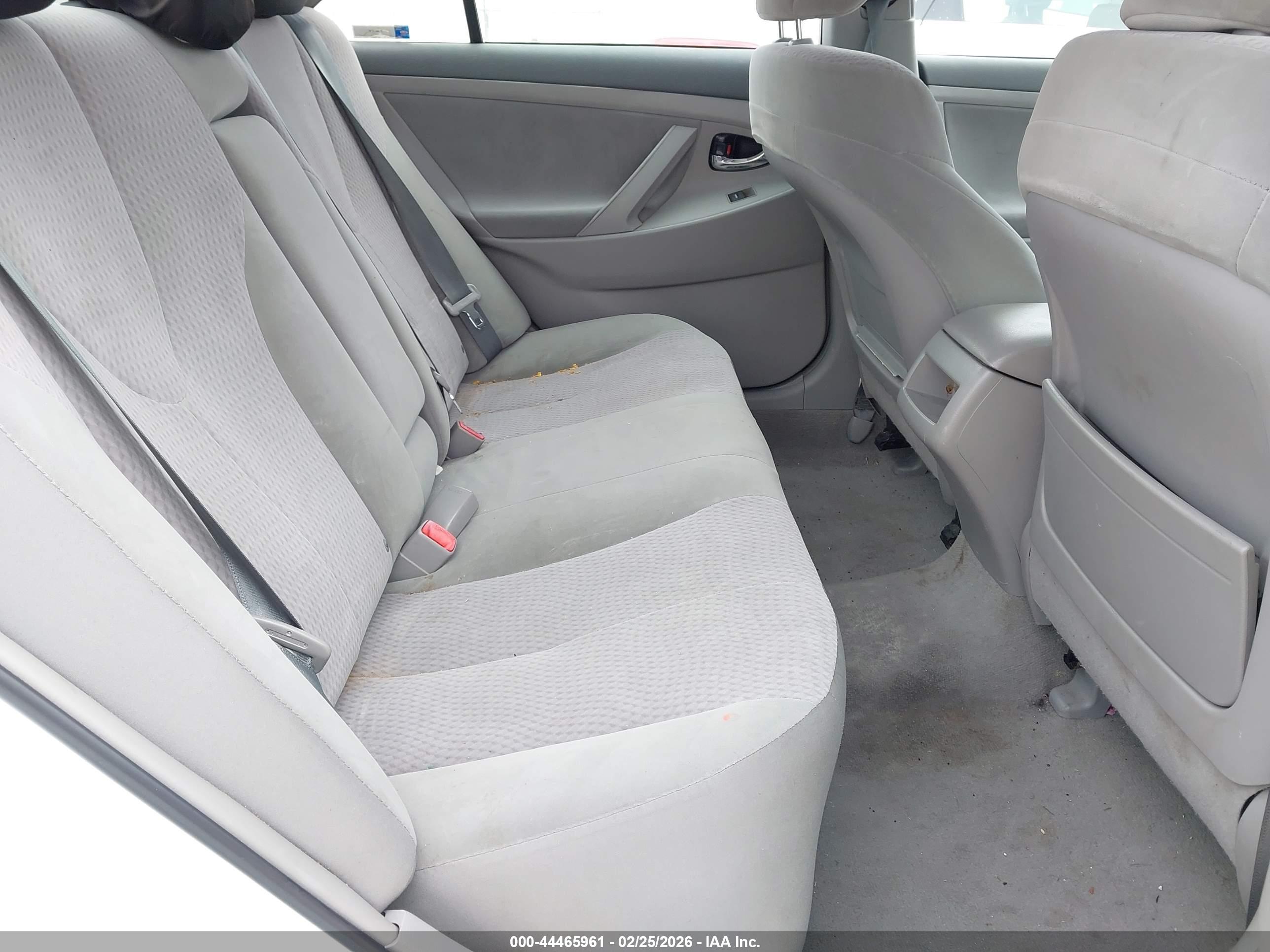 TOYOTA CAMRY image 8