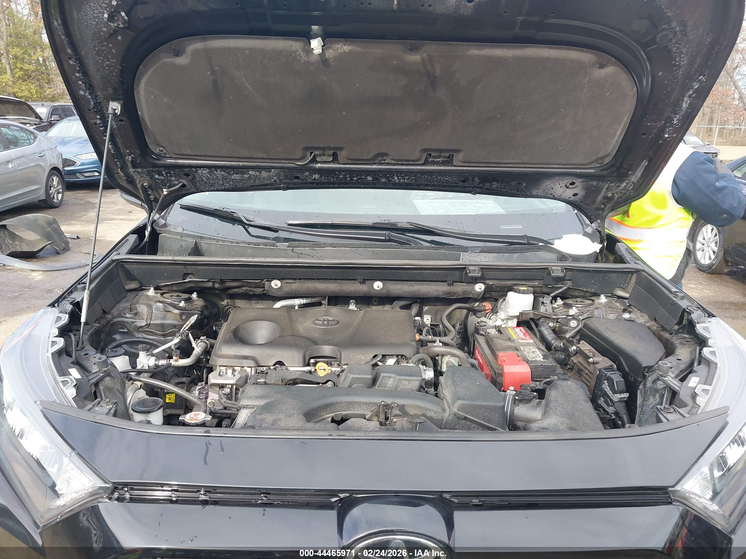TOYOTA RAV4 image 10