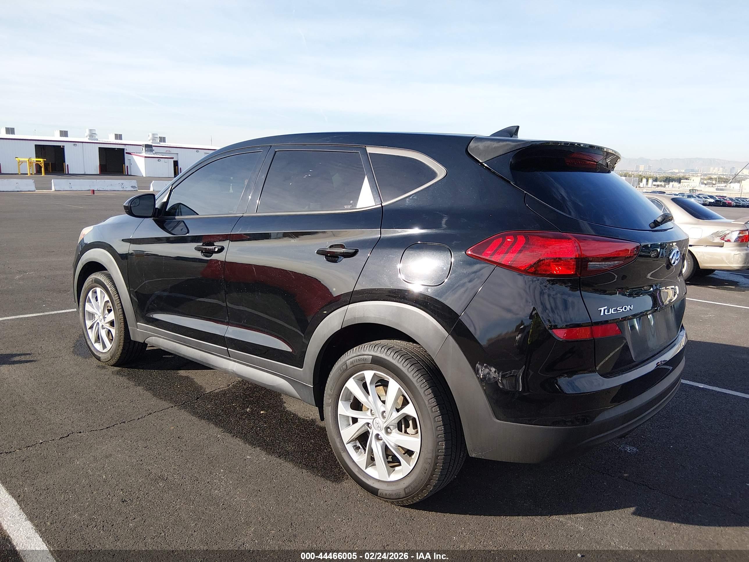 HYUNDAI TUCSON image 3