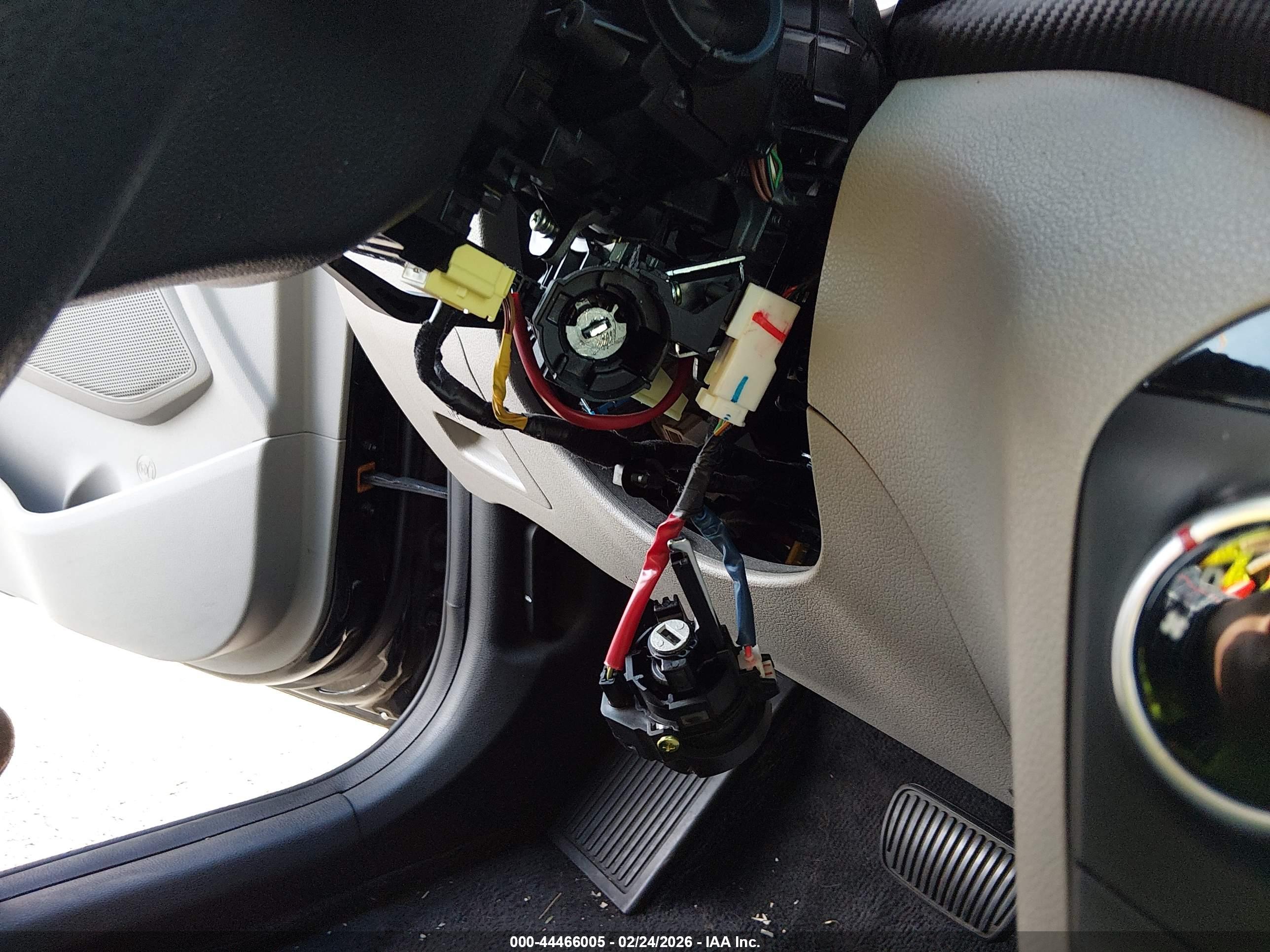 HYUNDAI TUCSON image 6