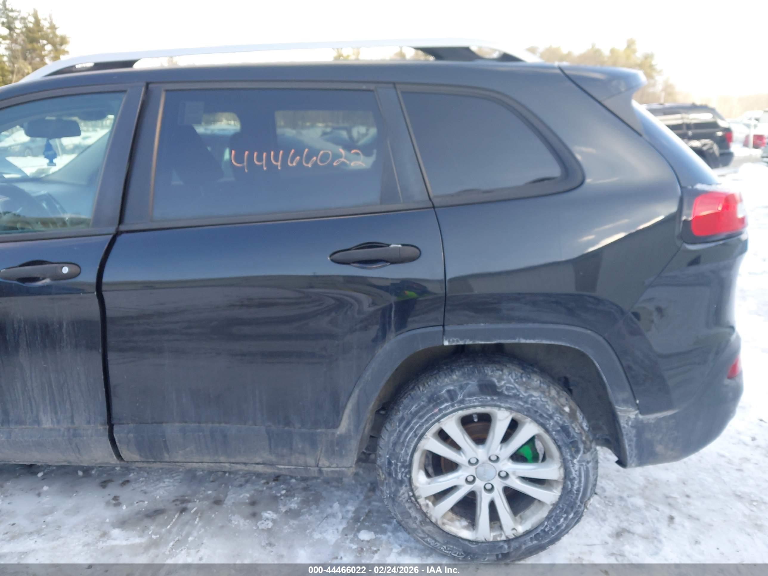 JEEP CHEROKEE image 6