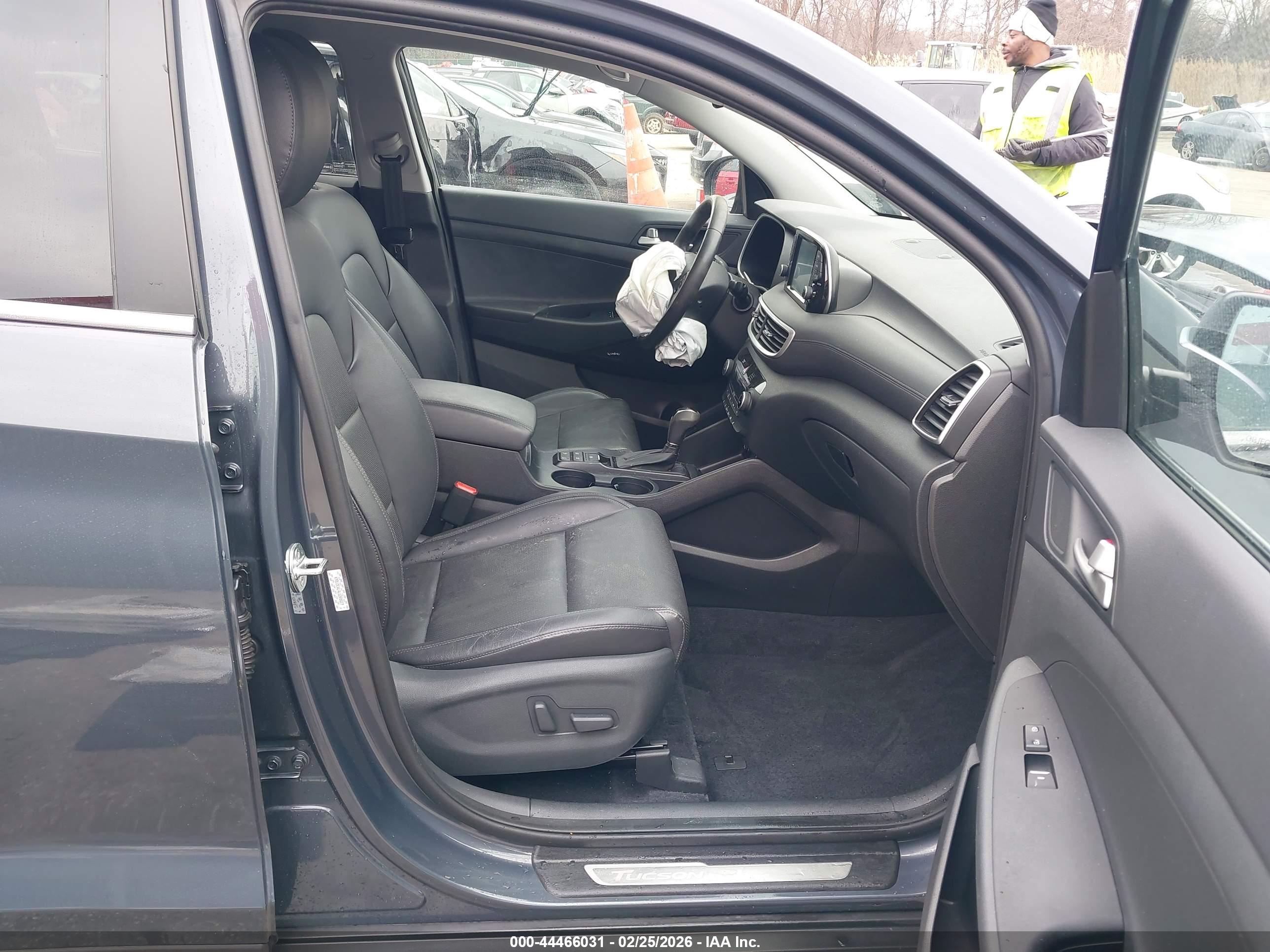 HYUNDAI TUCSON image 5
