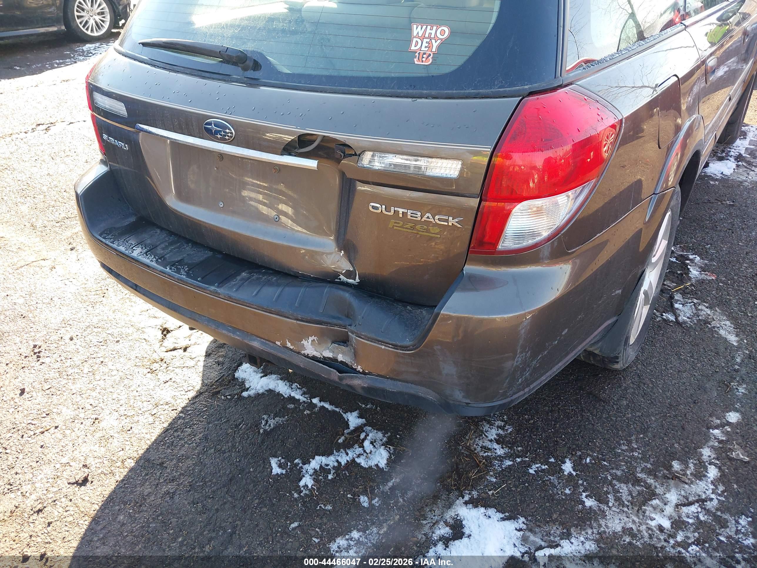 SUBARU OUTBACK image 6