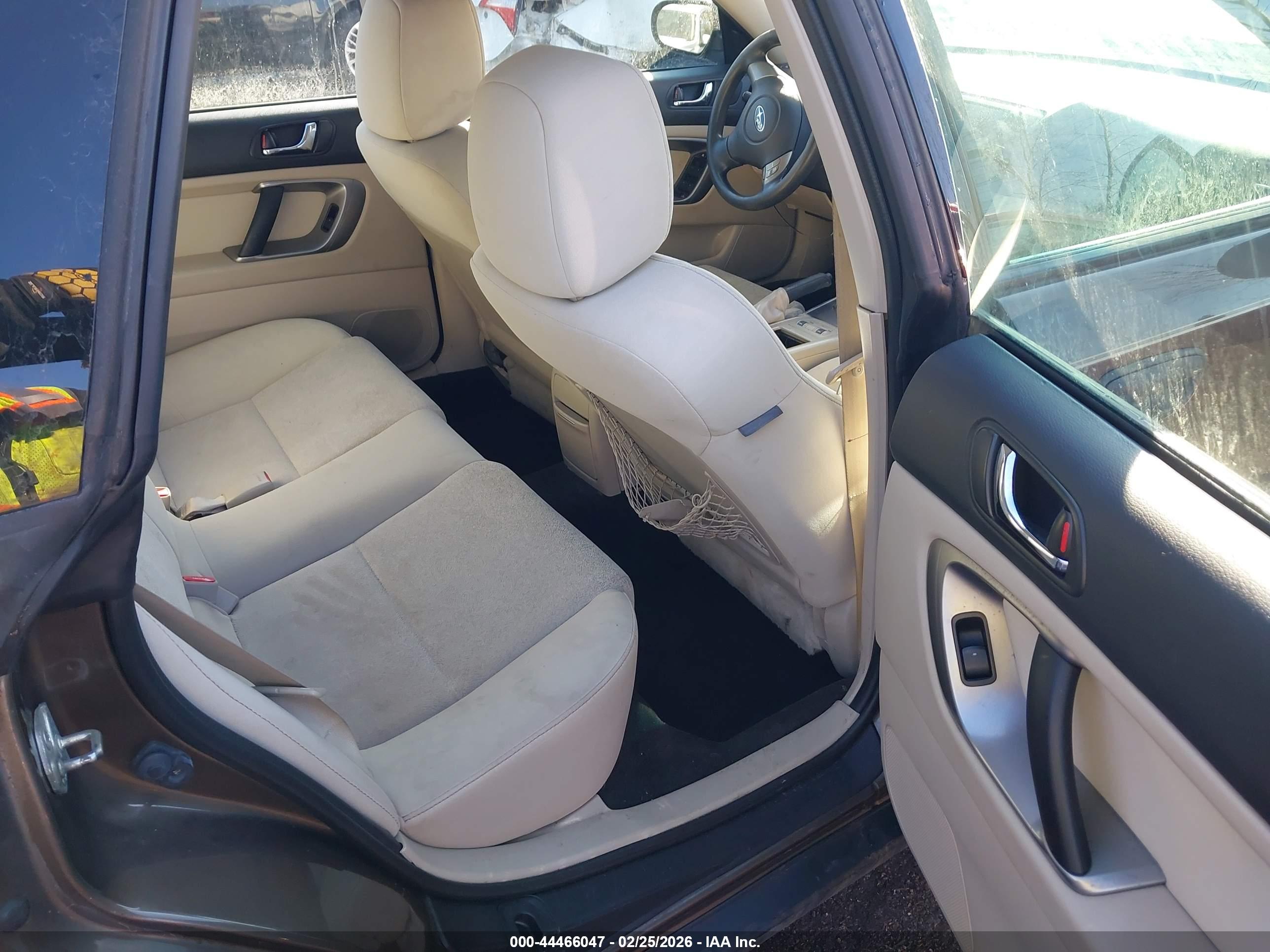 SUBARU OUTBACK image 8