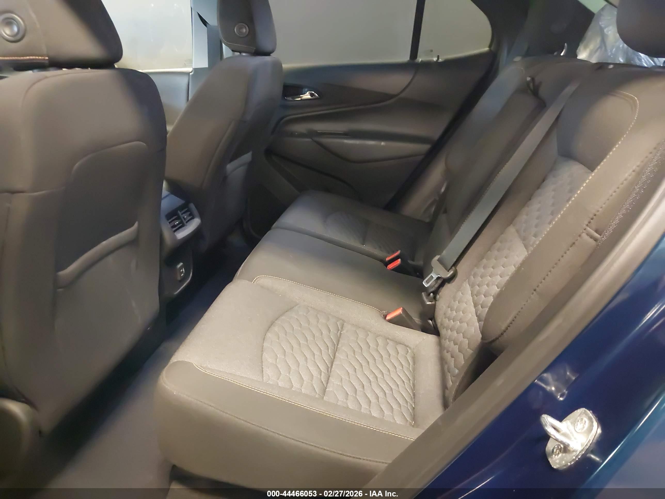 CHEVROLET EQUINOX image 8