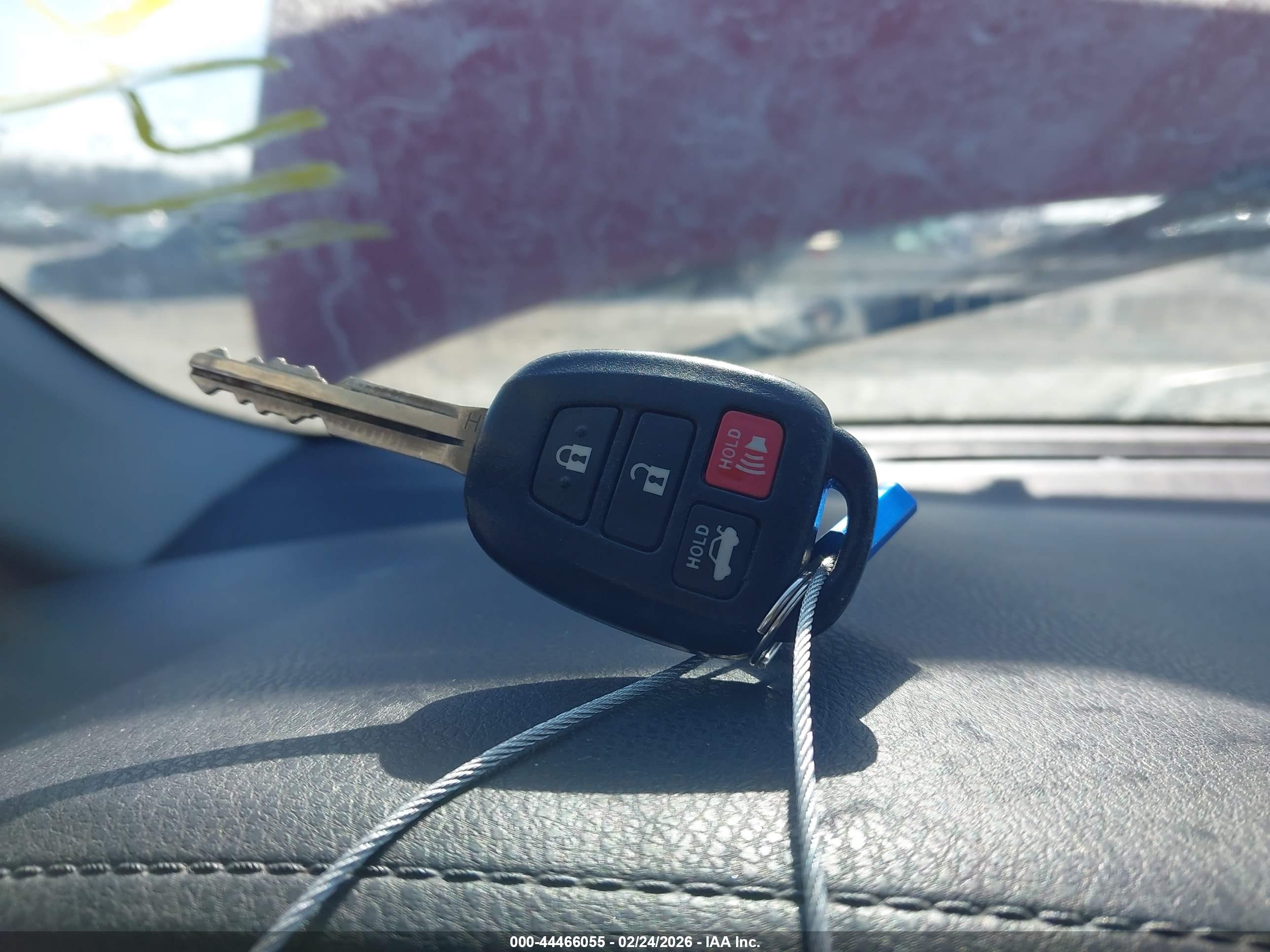 TOYOTA COROLLA image 11