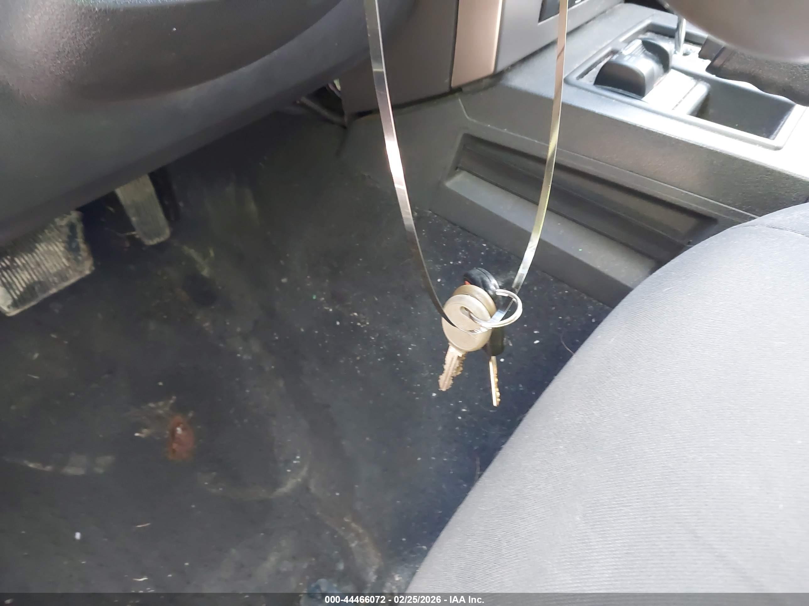 JEEP LIBERTY image 11